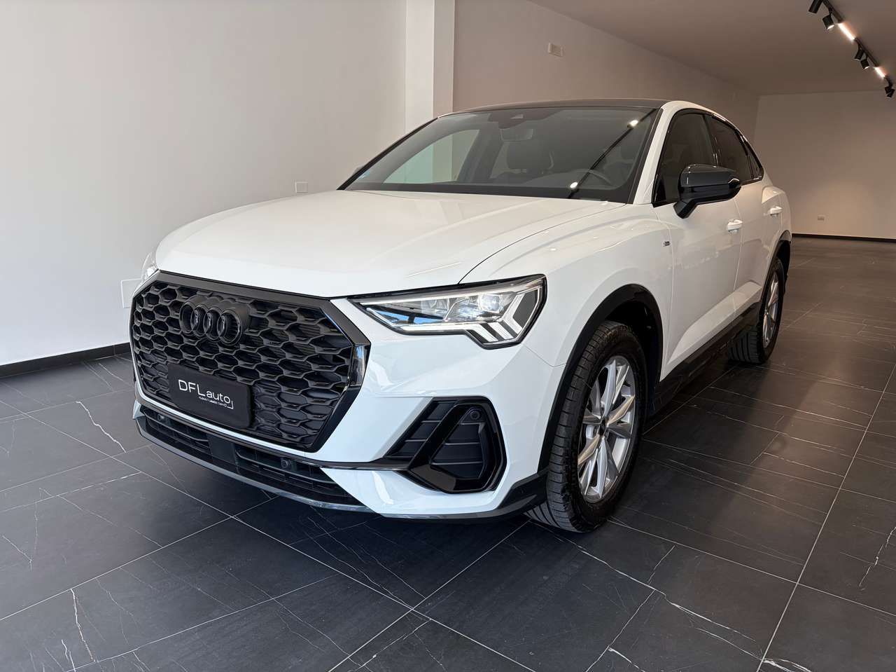 Audi Q3 Q3 35 2.0 tdi Identity Black