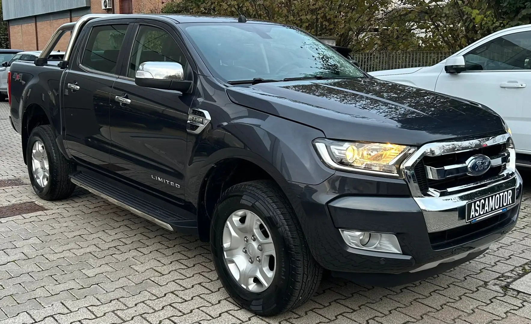 Ford Ranger Ranger 2.2 TDCi Super Cab XLT 4pt. Grau - 1