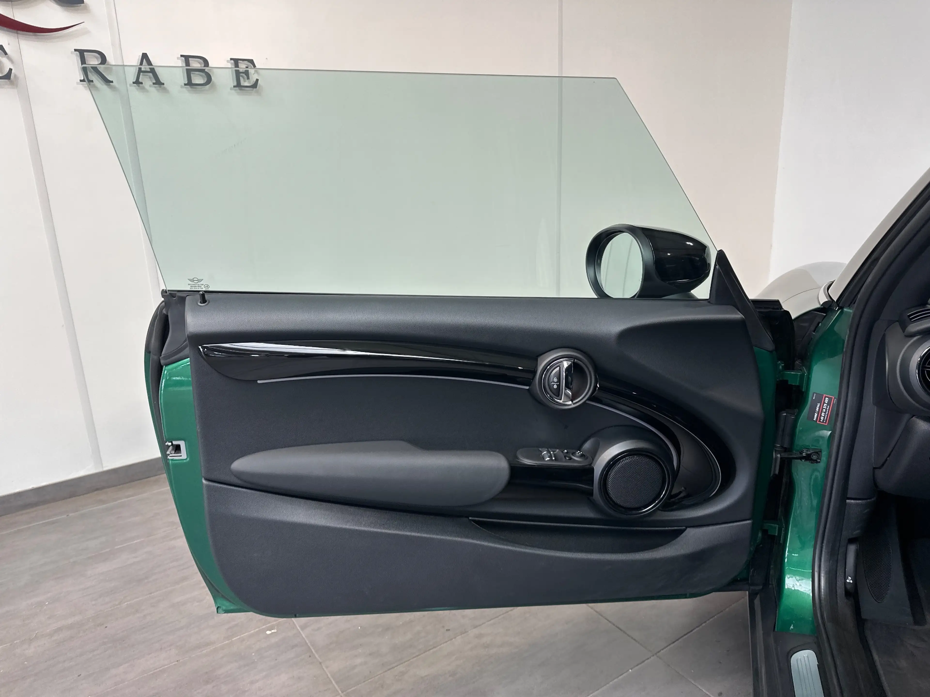 MINI Cooper SE Classic Trim Black NAV+LED+KAM+SHZ+KEYLESS+ — photo 6