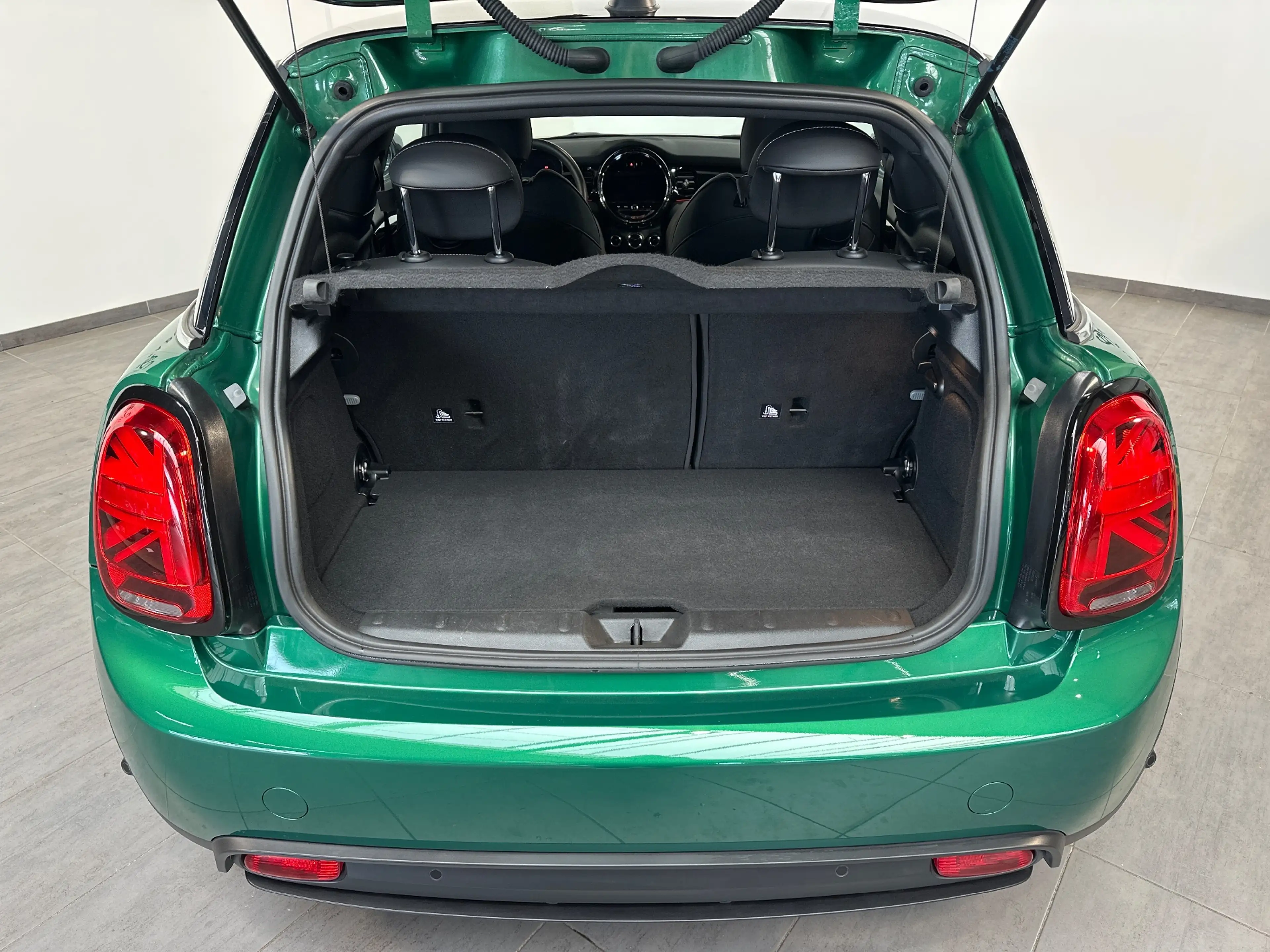 MINI Cooper SE Classic Trim Black NAV+LED+KAM+SHZ+KEYLESS+ — photo 8