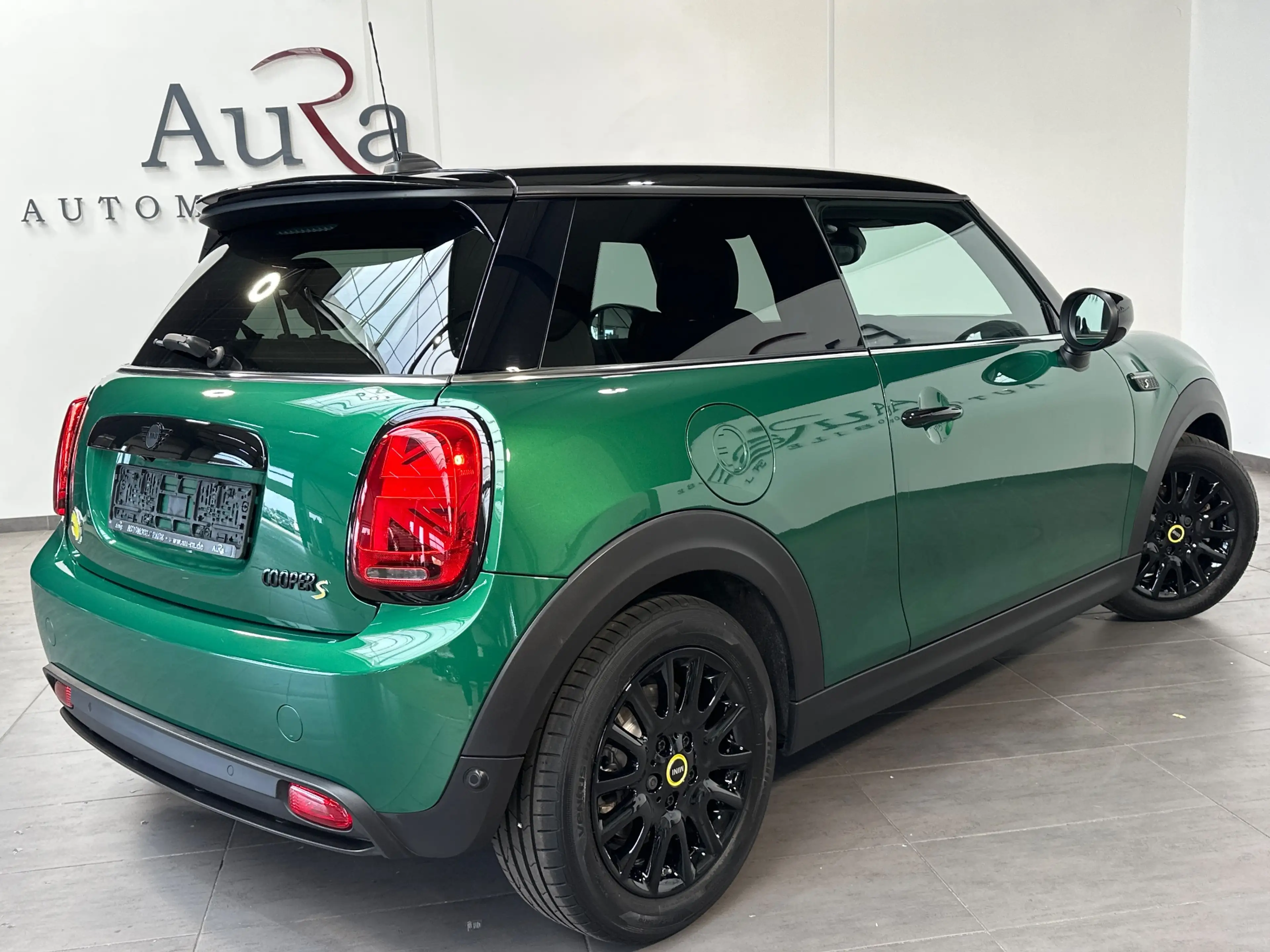 MINI Cooper SE Classic Trim Black NAV+LED+KAM+SHZ+KEYLESS+ — photo 4