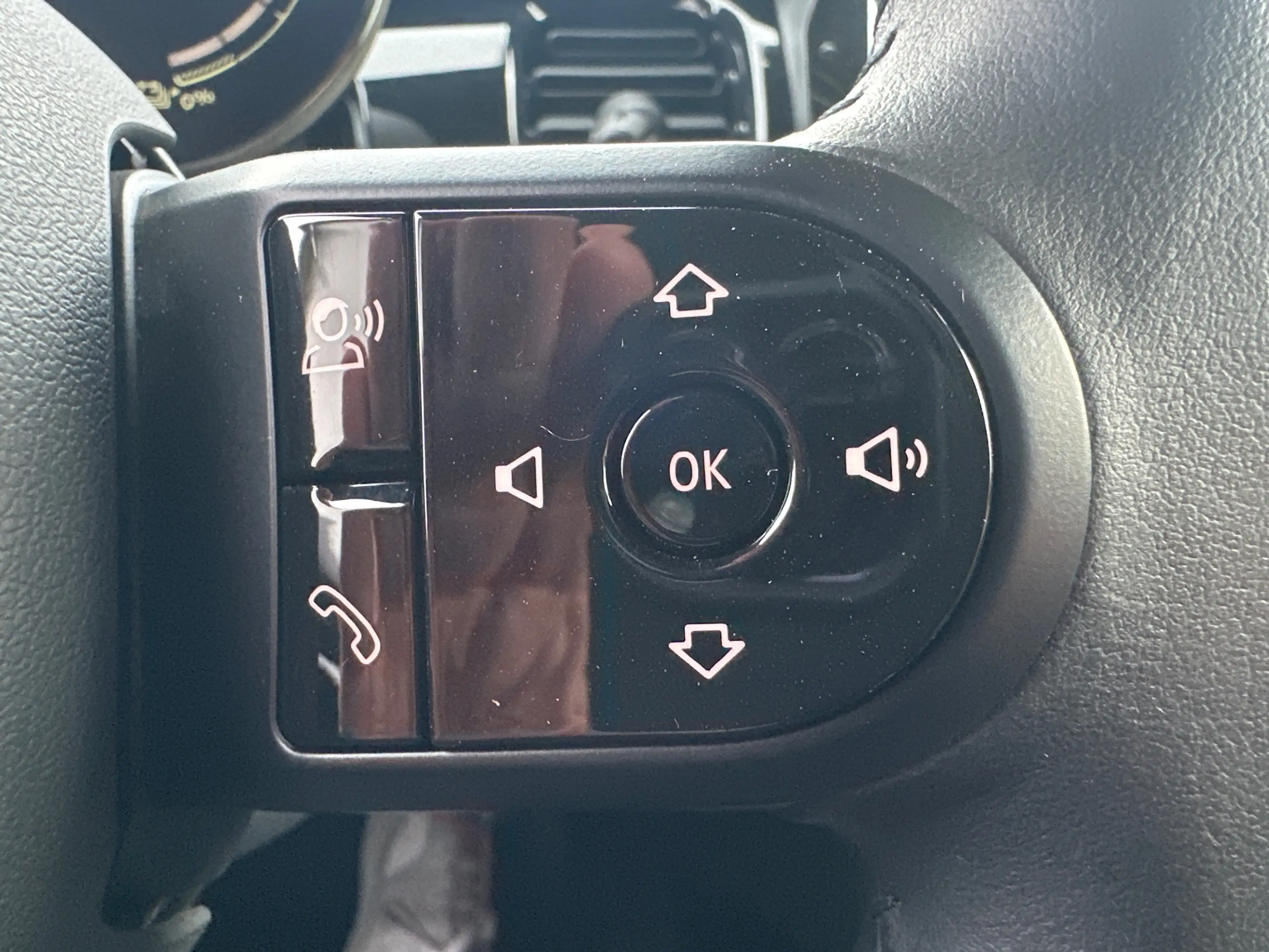 MINI Cooper SE Classic Trim Black NAV+LED+KAM+SHZ+KEYLESS+ — photo 14