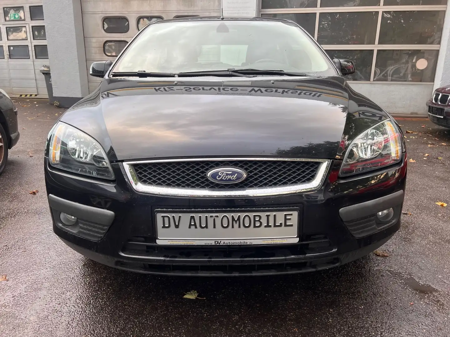Ford Focus Lim. Ambiente*HU Neu-Insp.Neu Schwarz - 2