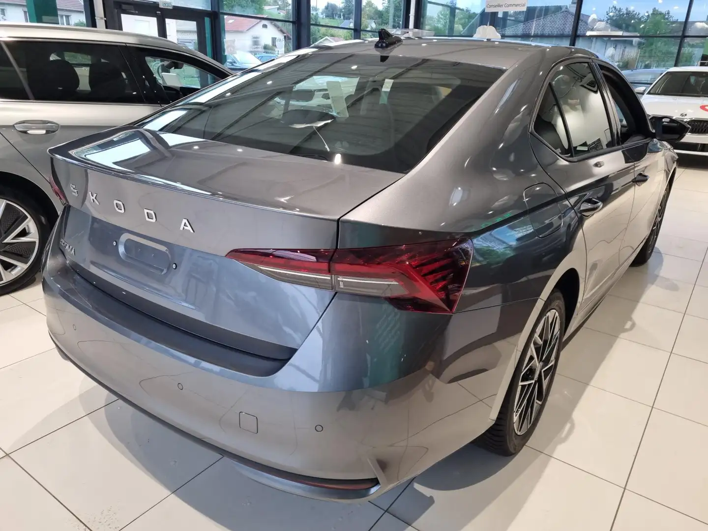 Skoda Octavia 1.5 TSI Hybrid 116 ch ACT DSG7 Selection Grau - 2