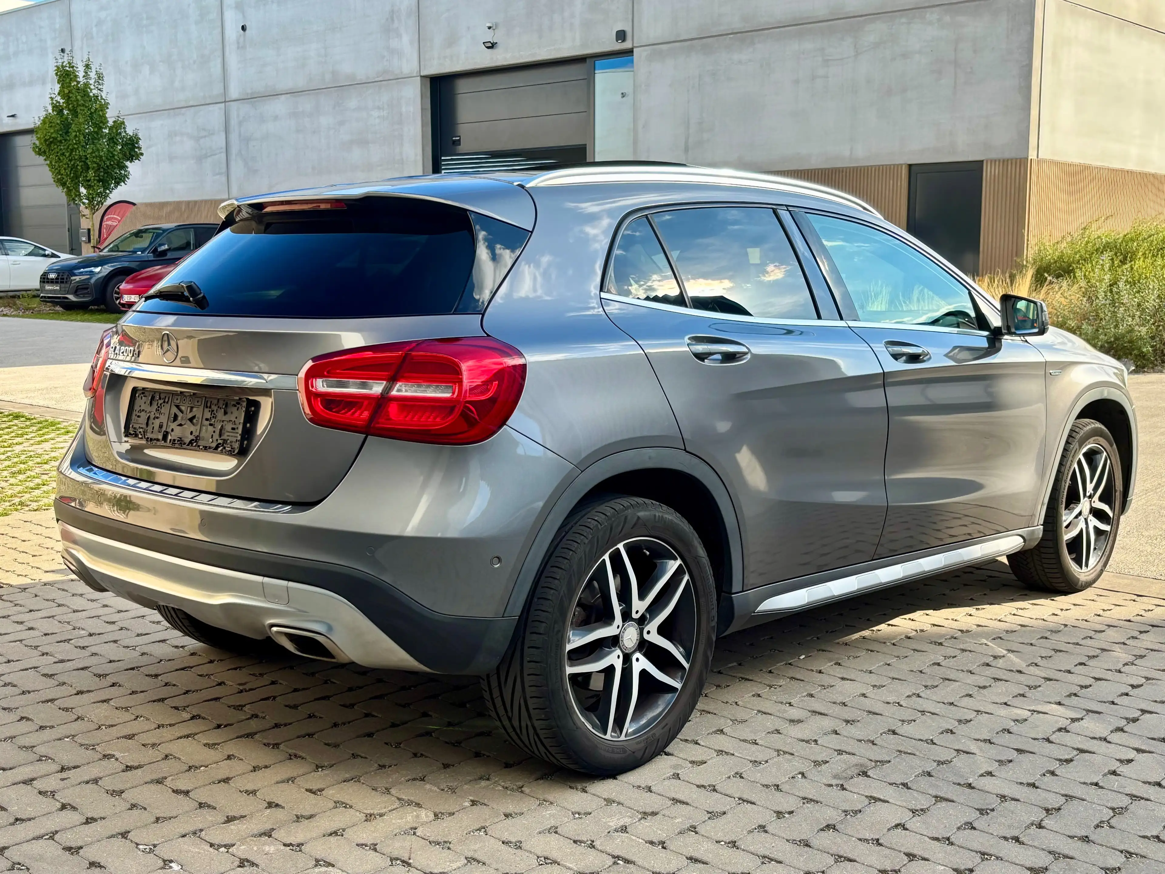 Mercedes-Benz GLA 200 GLA 200 d 4-Matic Activity Edition Cuir Pano GPS Caméra — photo 3