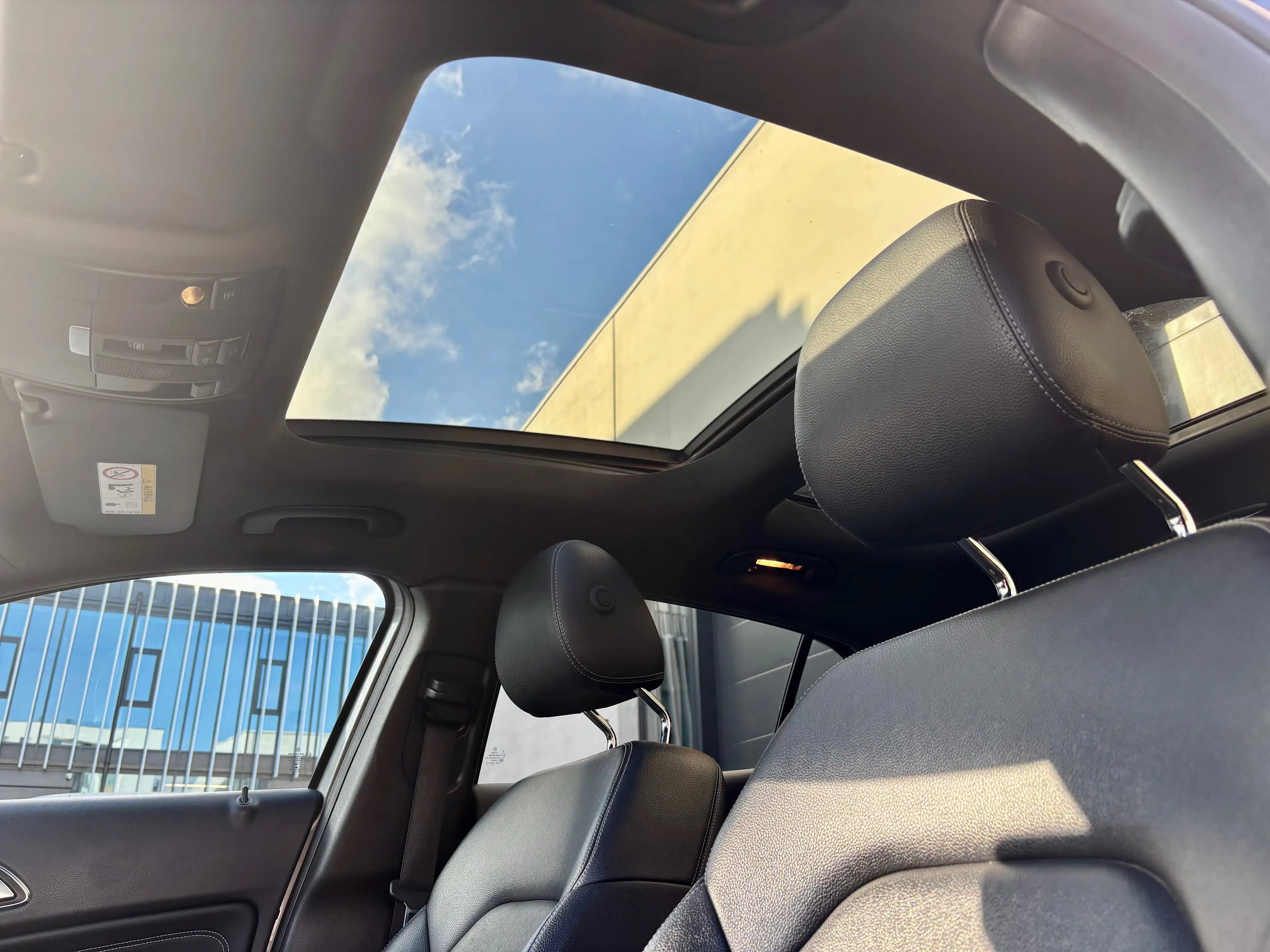 Mercedes-Benz GLA 200 GLA 200 d 4-Matic Activity Edition Cuir Pano GPS Caméra — photo 10