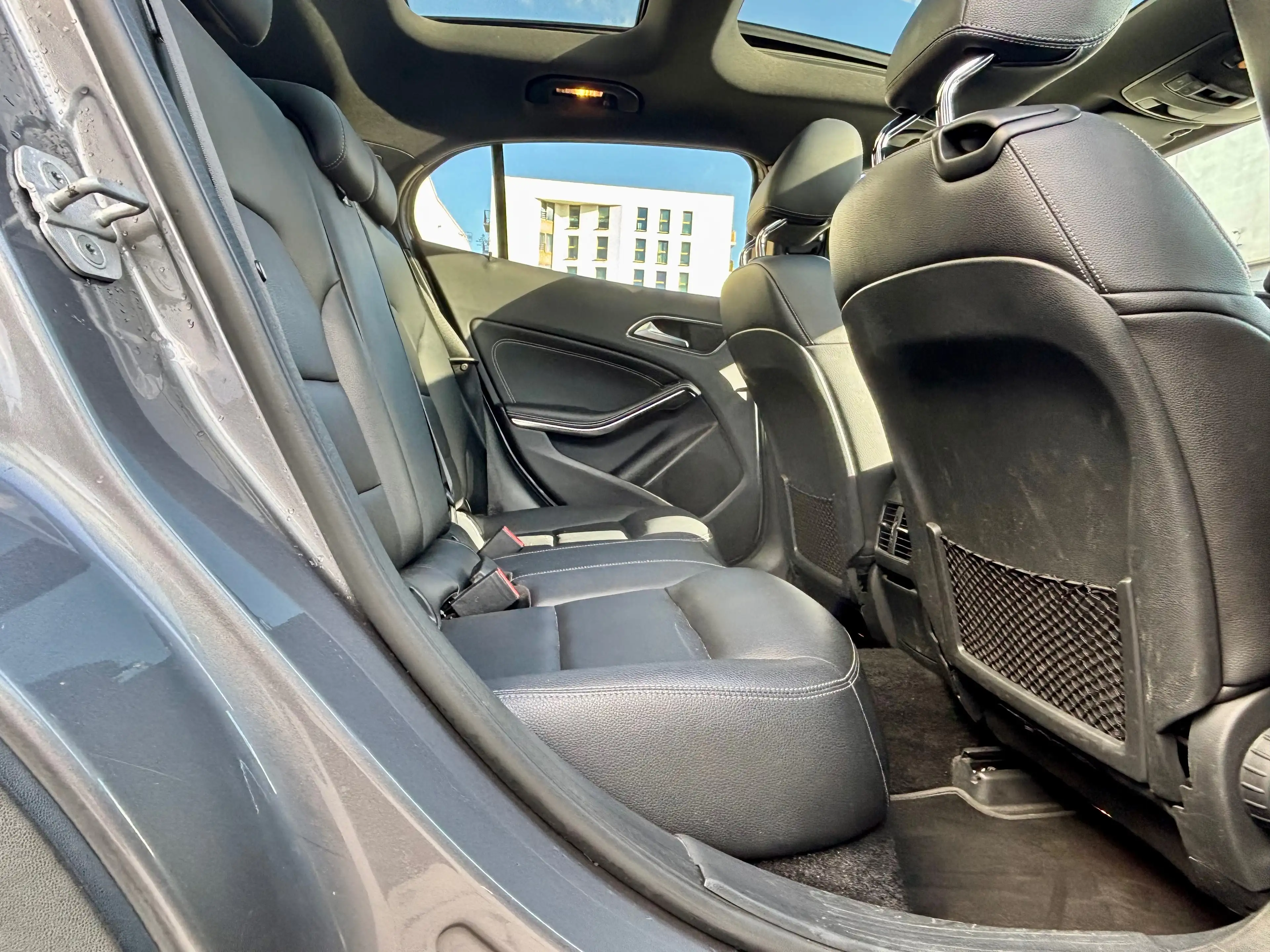 Mercedes-Benz GLA 200 GLA 200 d 4-Matic Activity Edition Cuir Pano GPS Caméra — photo 8