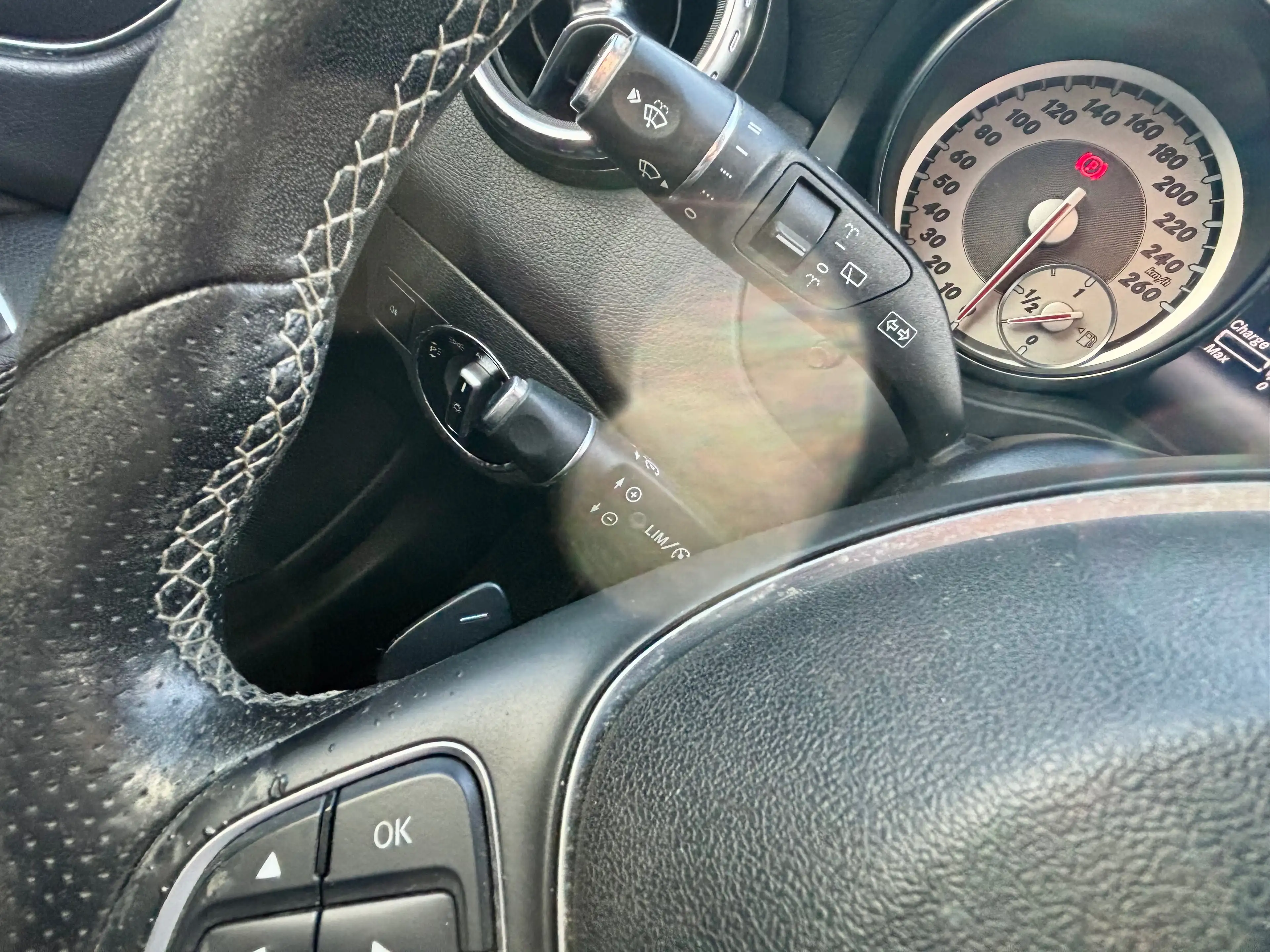 Mercedes-Benz GLA 200 GLA 200 d 4-Matic Activity Edition Cuir Pano GPS Caméra — photo 13