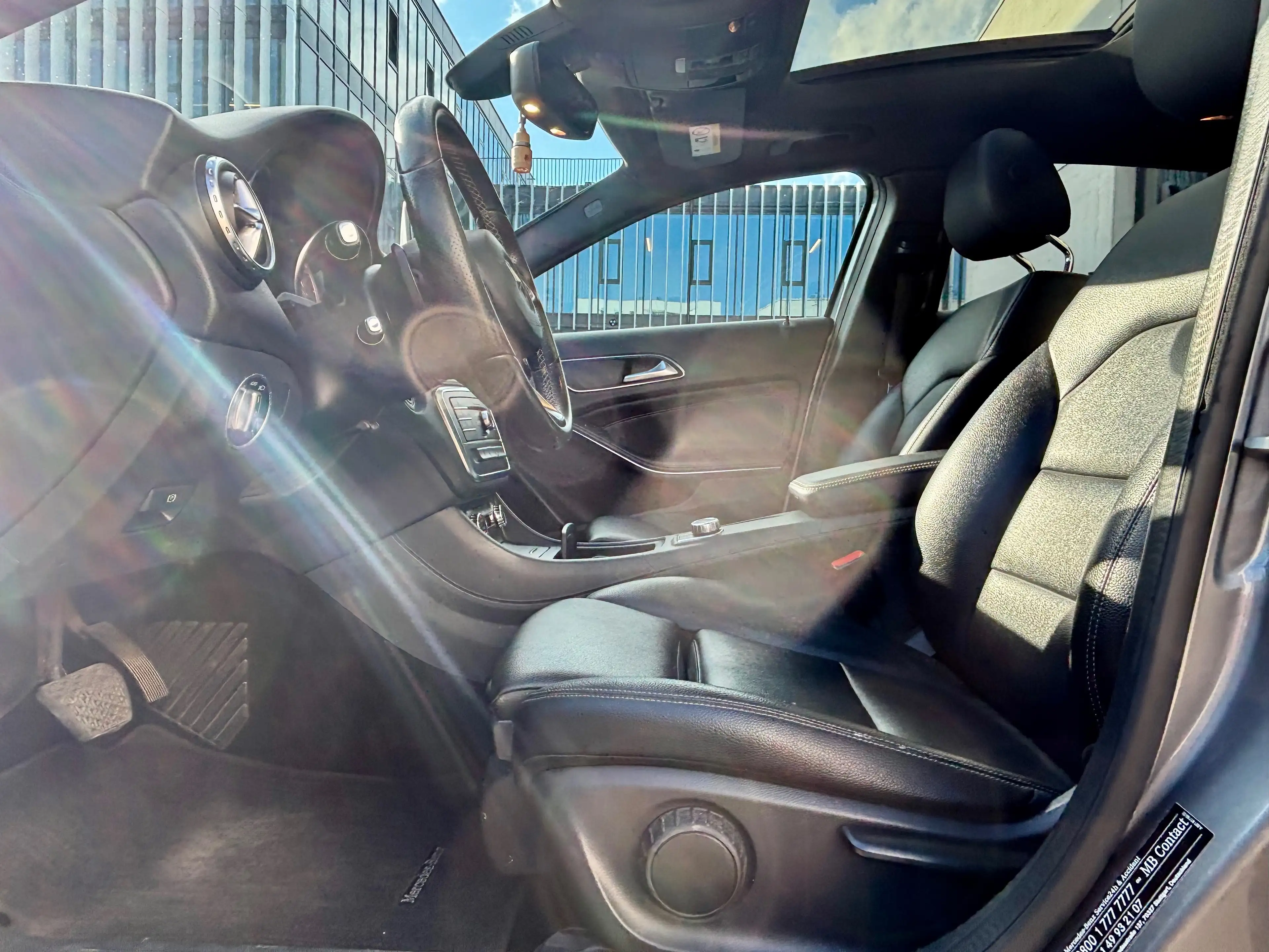 Mercedes-Benz GLA 200 GLA 200 d 4-Matic Activity Edition Cuir Pano GPS Caméra — photo 5