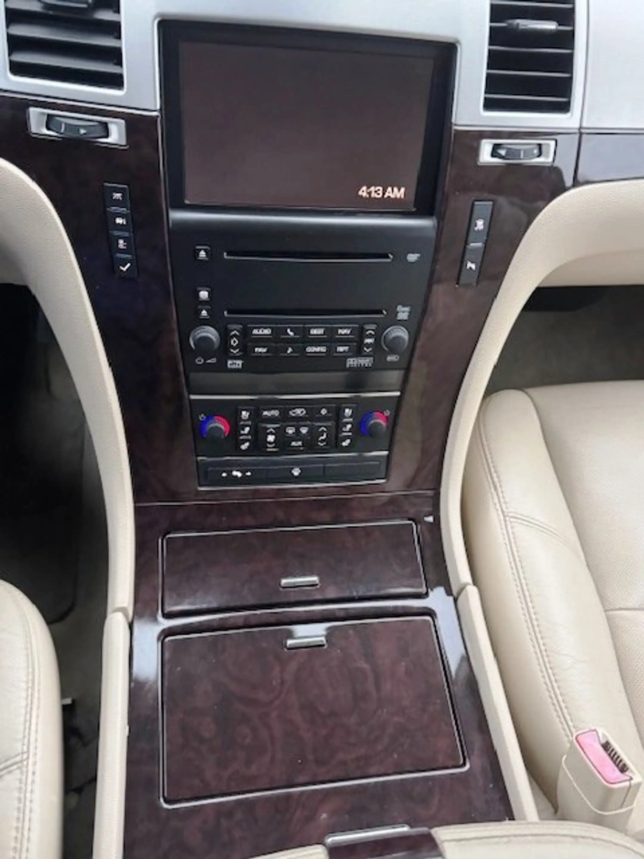 Cadillac Escalade Escalade 6.2 V8 — photo 10