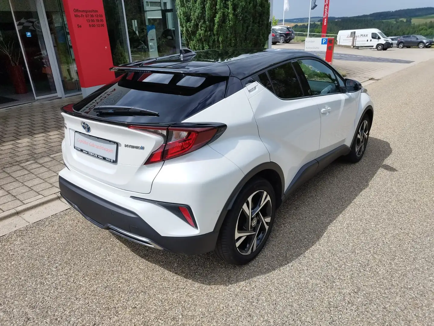 Toyota C-HR 2.0 (184PS)Hybrid TeamD AHK, LED, NAVI Weiß - 2