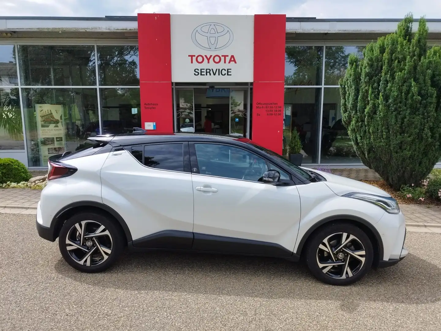 Toyota C-HR 2.0 (184PS)Hybrid TeamD AHK, LED, NAVI Weiß - 1