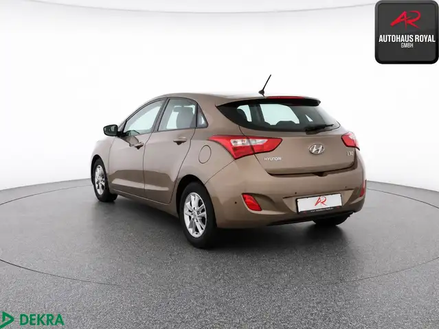 Hyundai i30 view 3