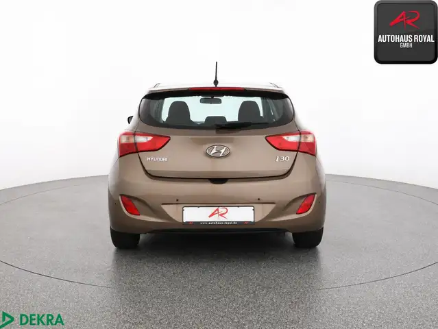 Hyundai i30 view 4