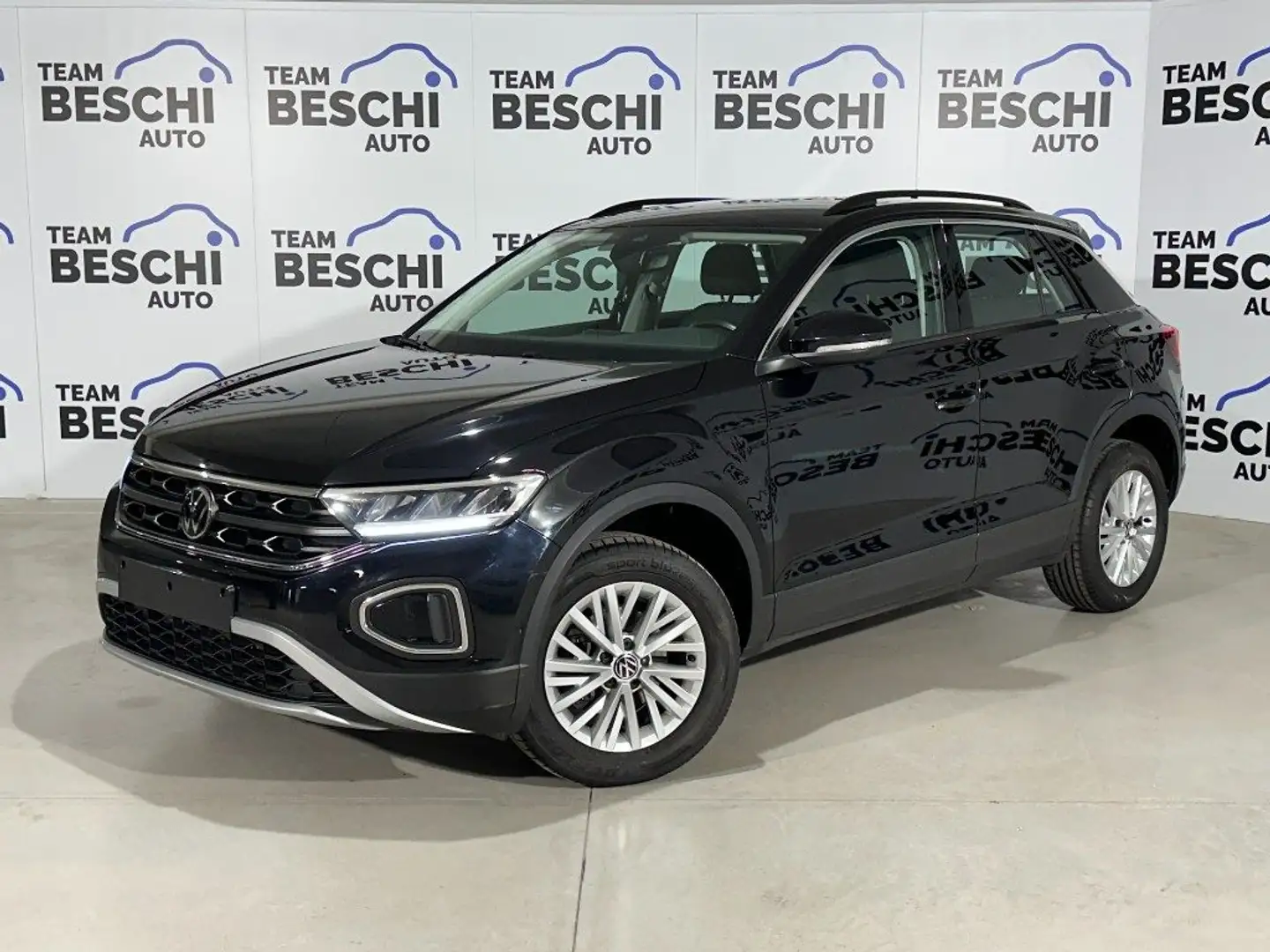 Volkswagen T-Roc 1.5 TSI 150CV DSG Life Zwart - 1