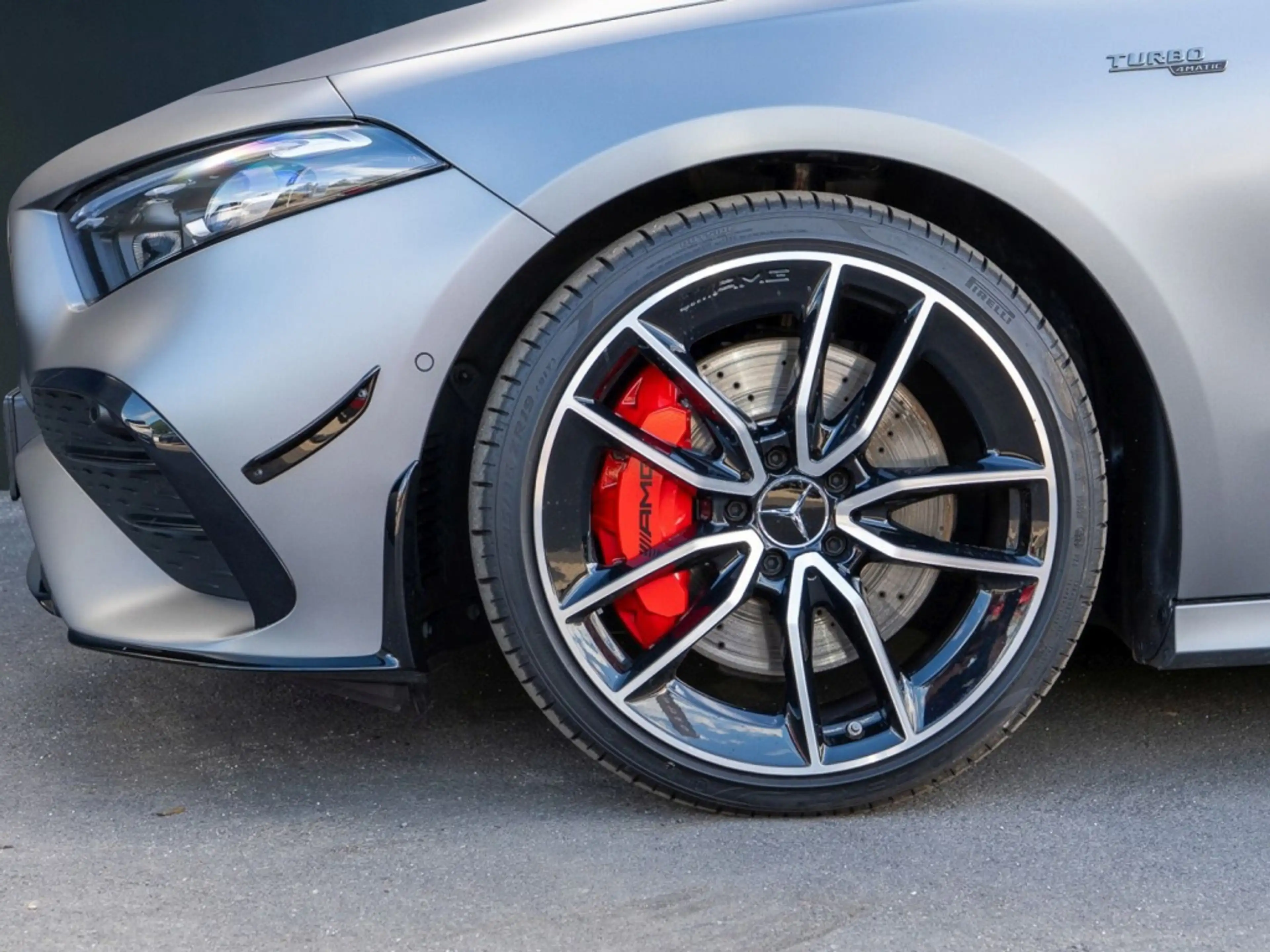 Mercedes-Benz A 35 AMG AMG A 35 4M *AERO Night II GRAU MATT Burm LIM 19 — photo 5
