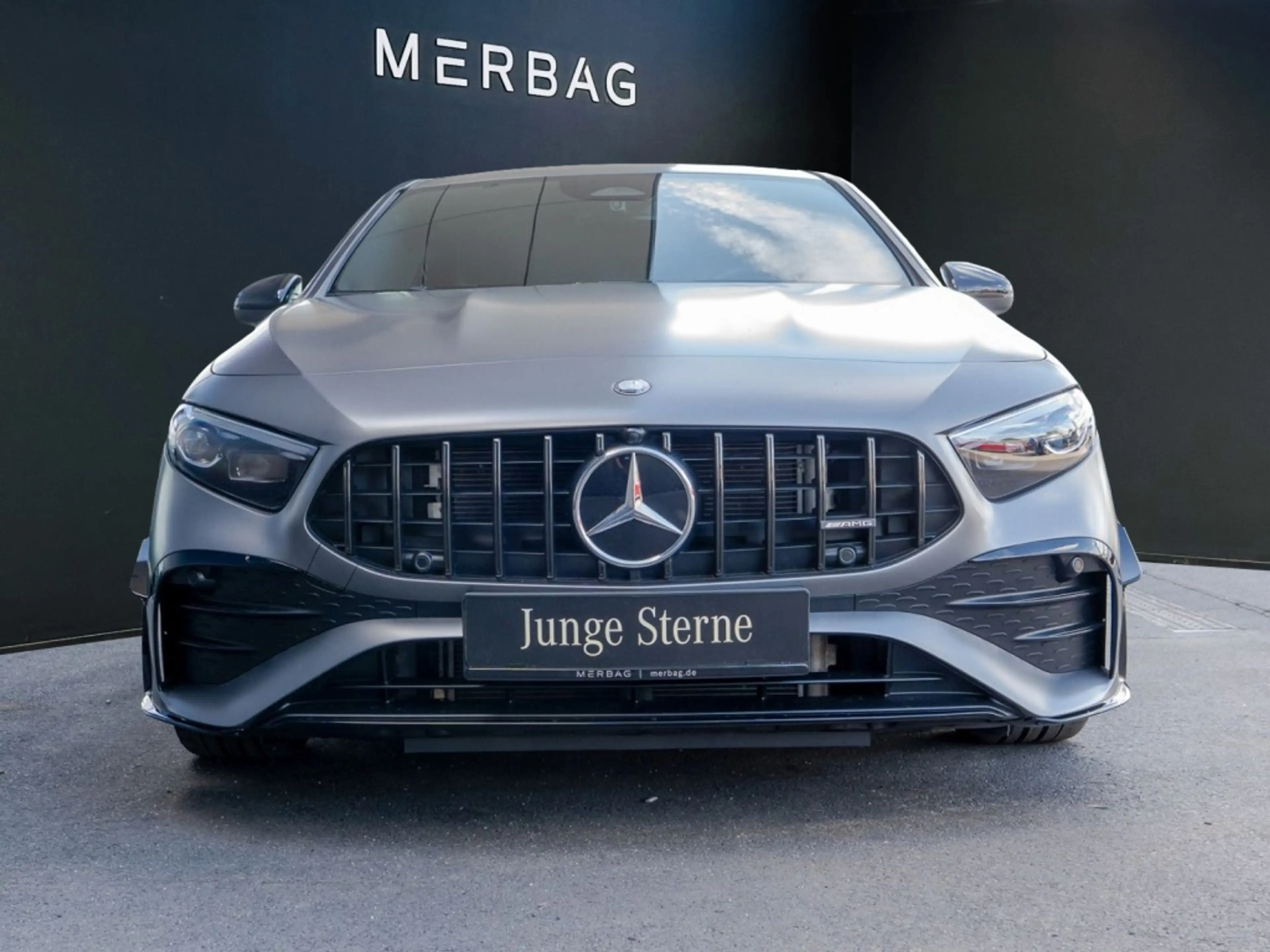 Mercedes-Benz A 35 AMG AMG A 35 4M *AERO Night II GRAU MATT Burm LIM 19 — photo 2