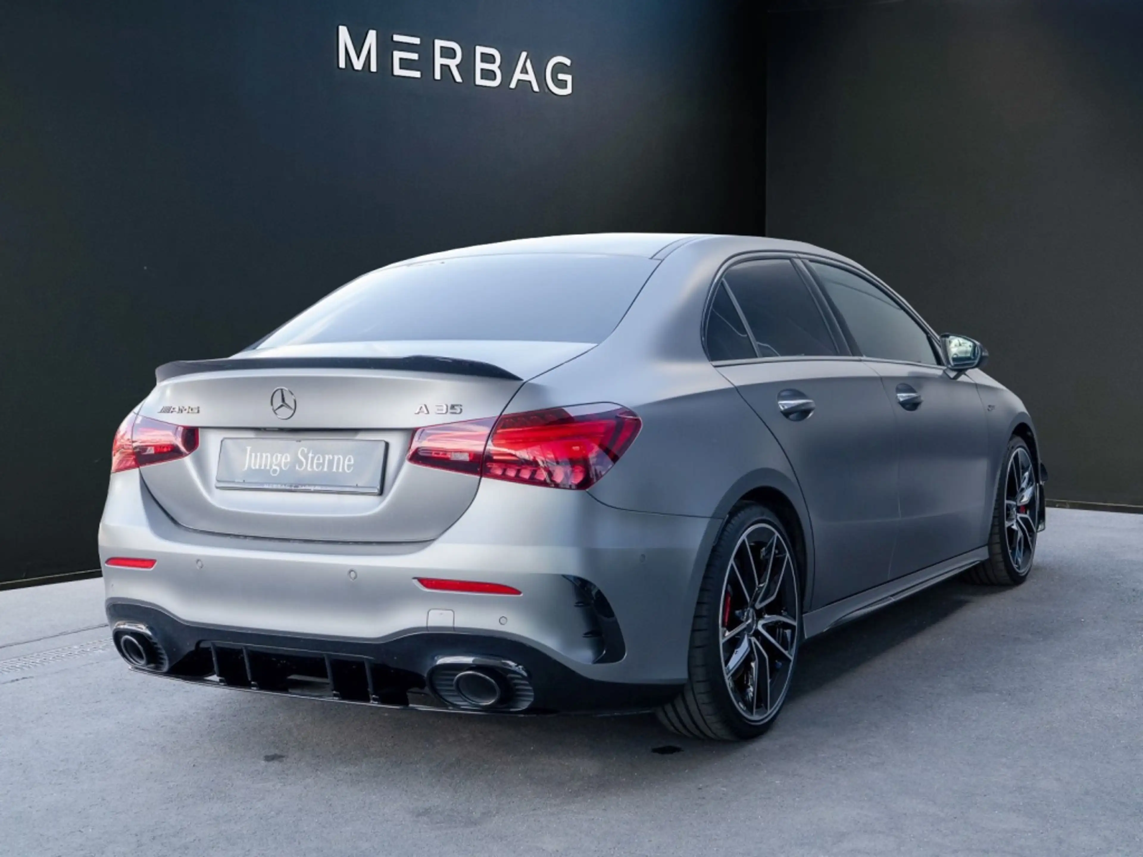 Mercedes-Benz A 35 AMG AMG A 35 4M *AERO Night II GRAU MATT Burm LIM 19 — photo 3