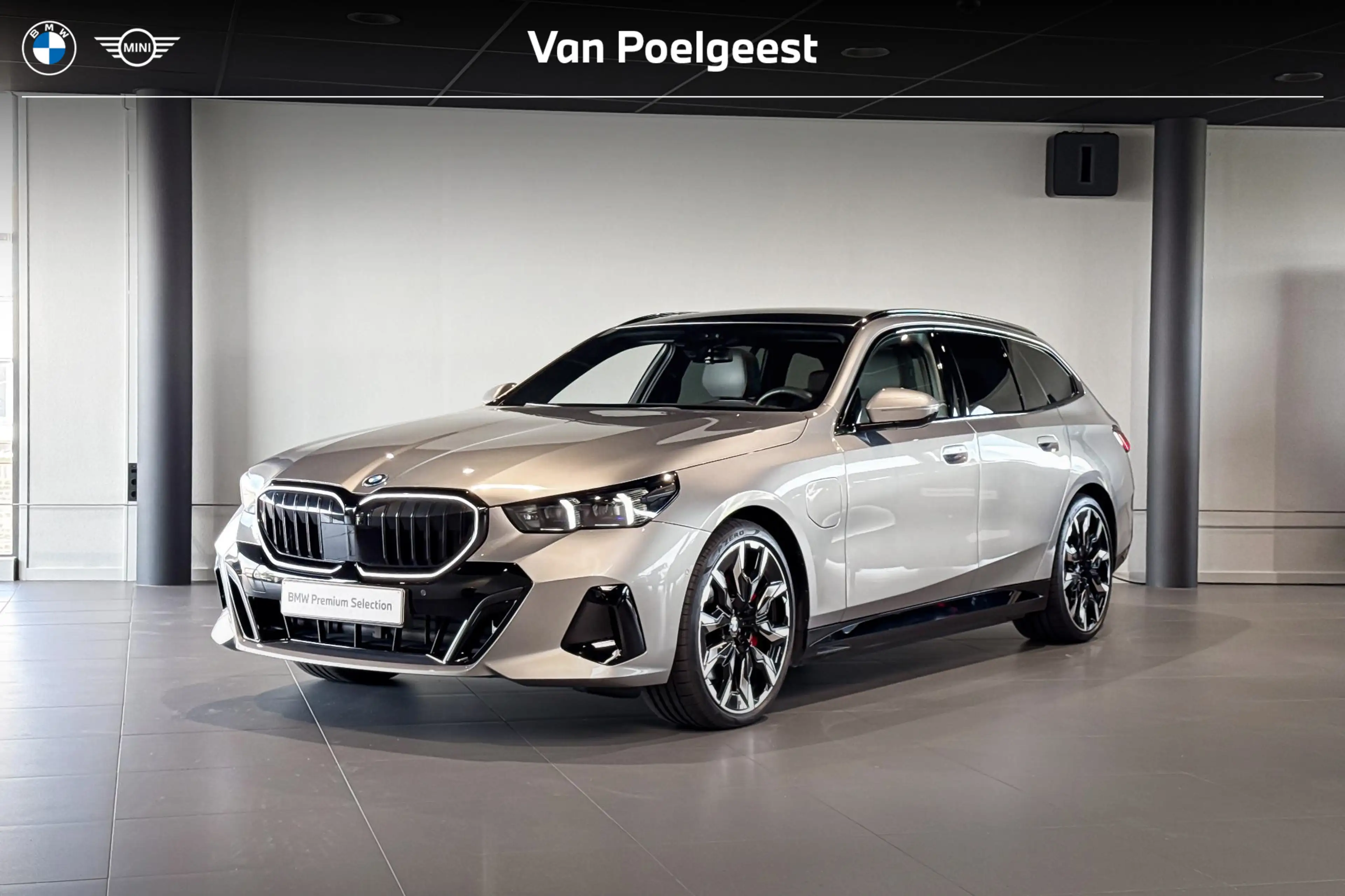 BMW 550 5 Serie Touring 550e xDrive | M Sport Pro | Glazen
