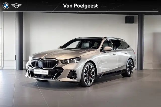 BMW 550 5 Serie Touring 550e xDrive | M Sport Pro | Glazen