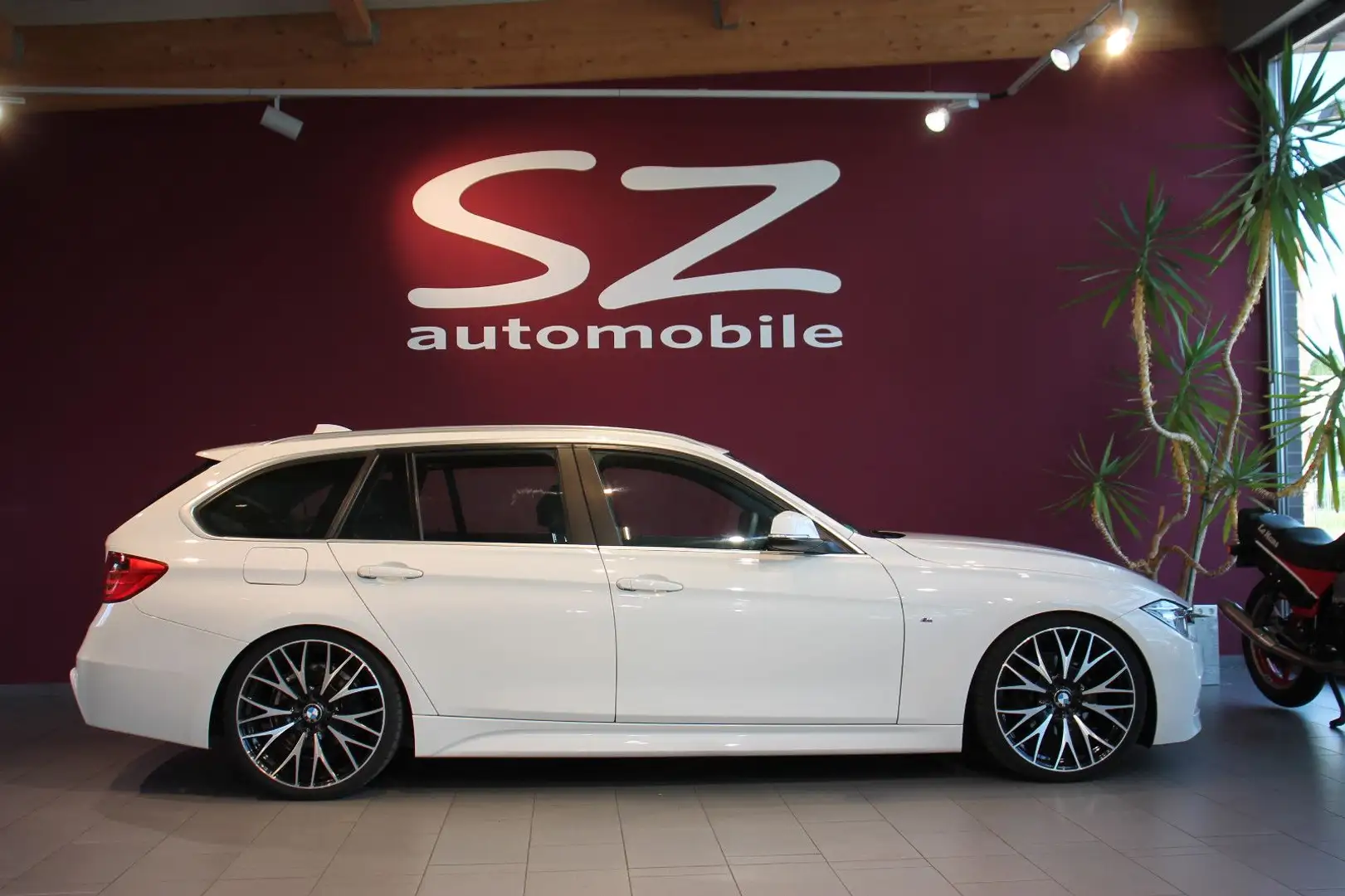BMW 320 d xDrive M Paket ACC AHK PDC Leder Pano Blanc - 1