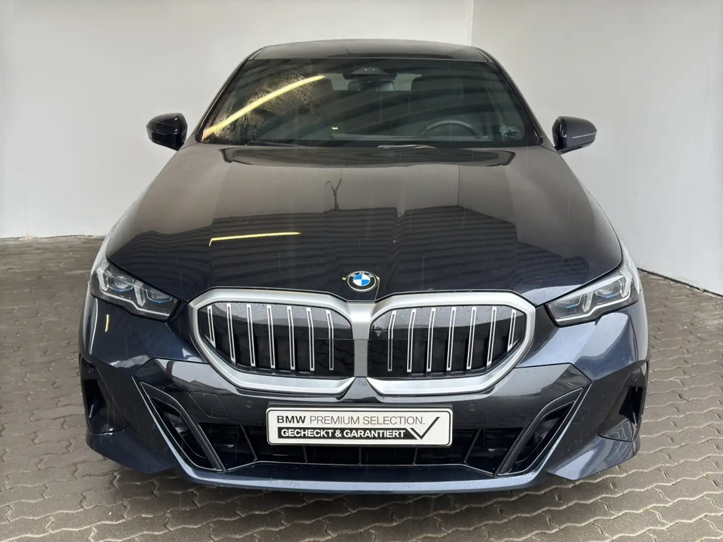 BMW 520 dA Lim. M Sport LiveCockp.Komfsz.LED.AHK.GSD. Schwarz - 2