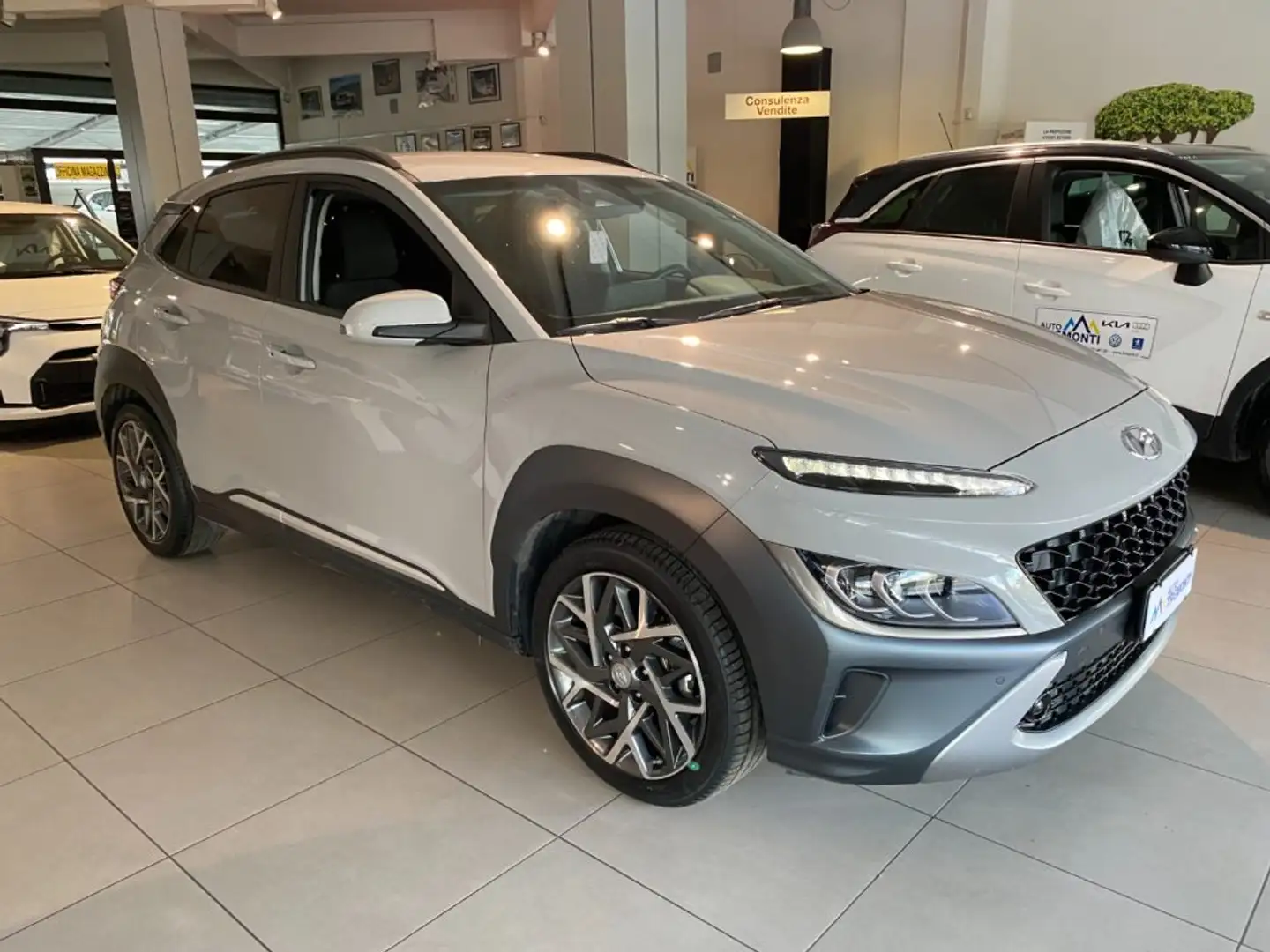 Hyundai KONA HEV 1.6 DCT XClass Grijs - 2