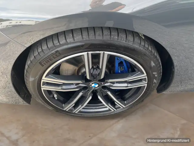 BMW 8 Series view 9