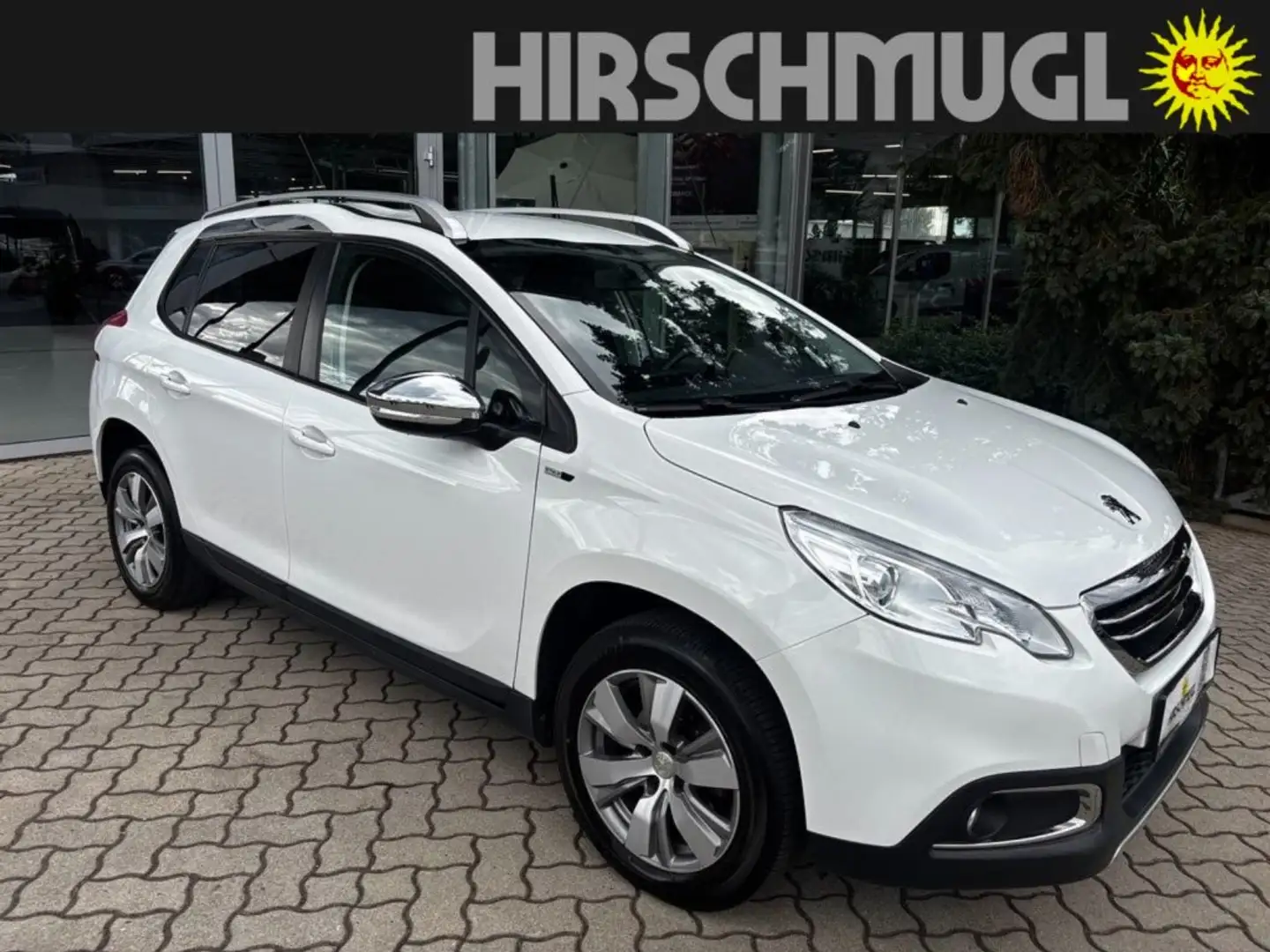 Peugeot 2008 1.2 PureTech 82 Style Weiß - 1