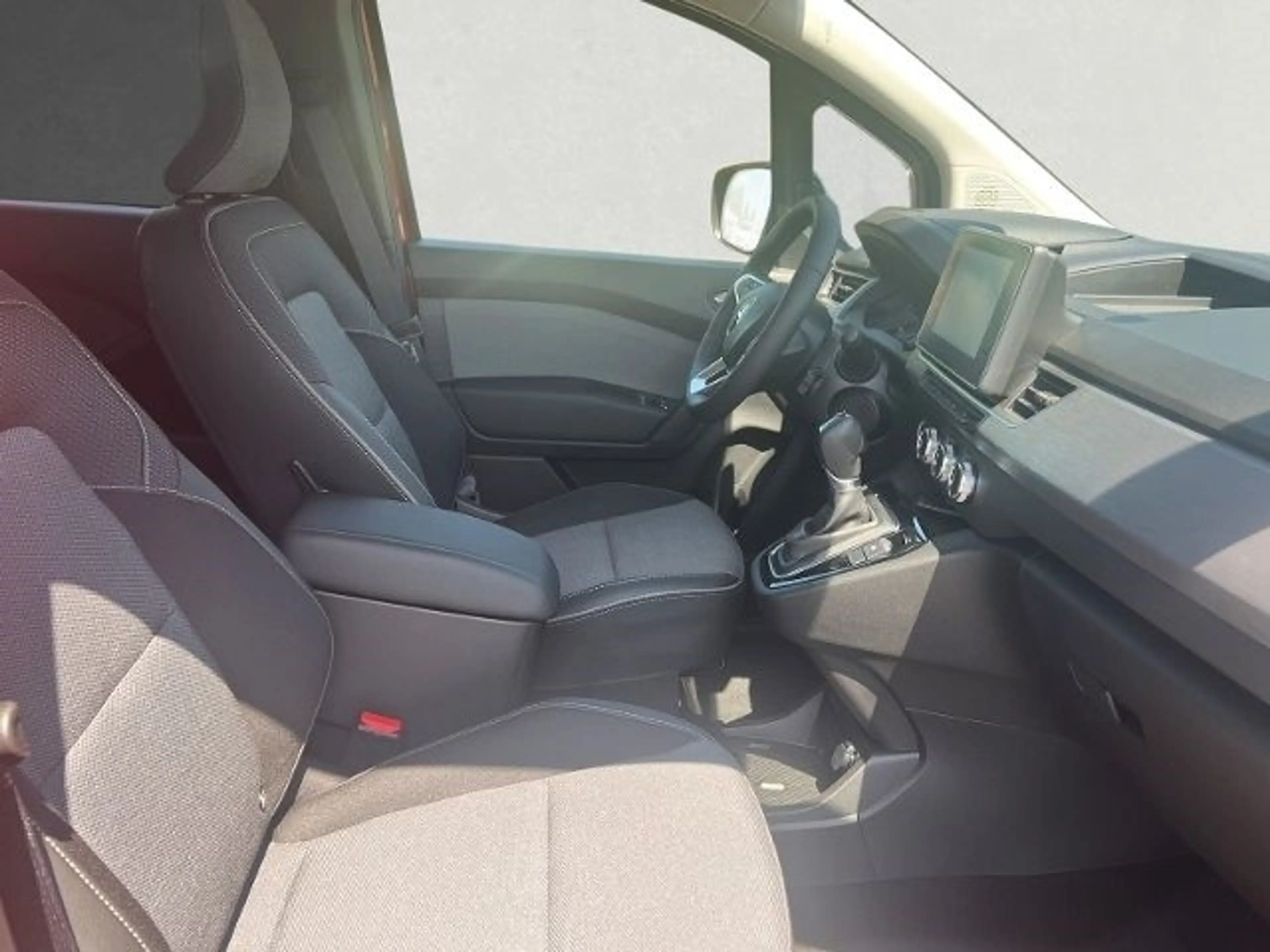 Renault Kangoo III E-Tech Electric Equilibre — photo 4