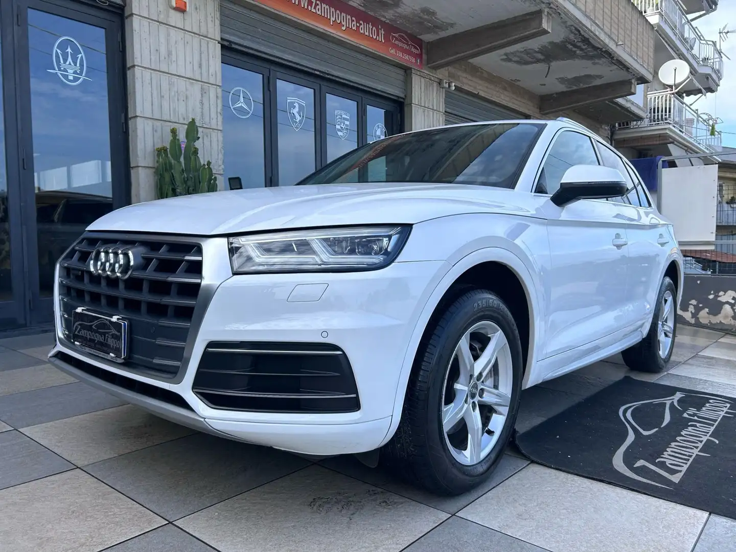 Audi Q5 2.0 TDI quattro S tronic Business Blanc - 2