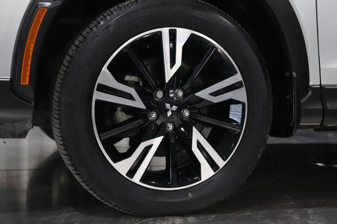 Mitsubishi Eclipse Cross снимка Mitsubishi Eclipse Cross