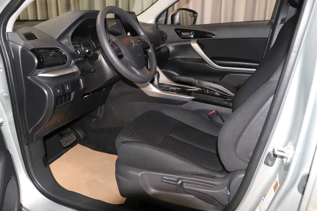 Mitsubishi Eclipse Cross снимка Mitsubishi Eclipse Cross