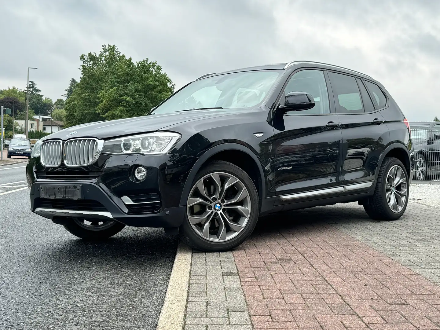 BMW X3 xDrive 20 d X Line Panorama BiXenon AHK TopZustand Noir - 1