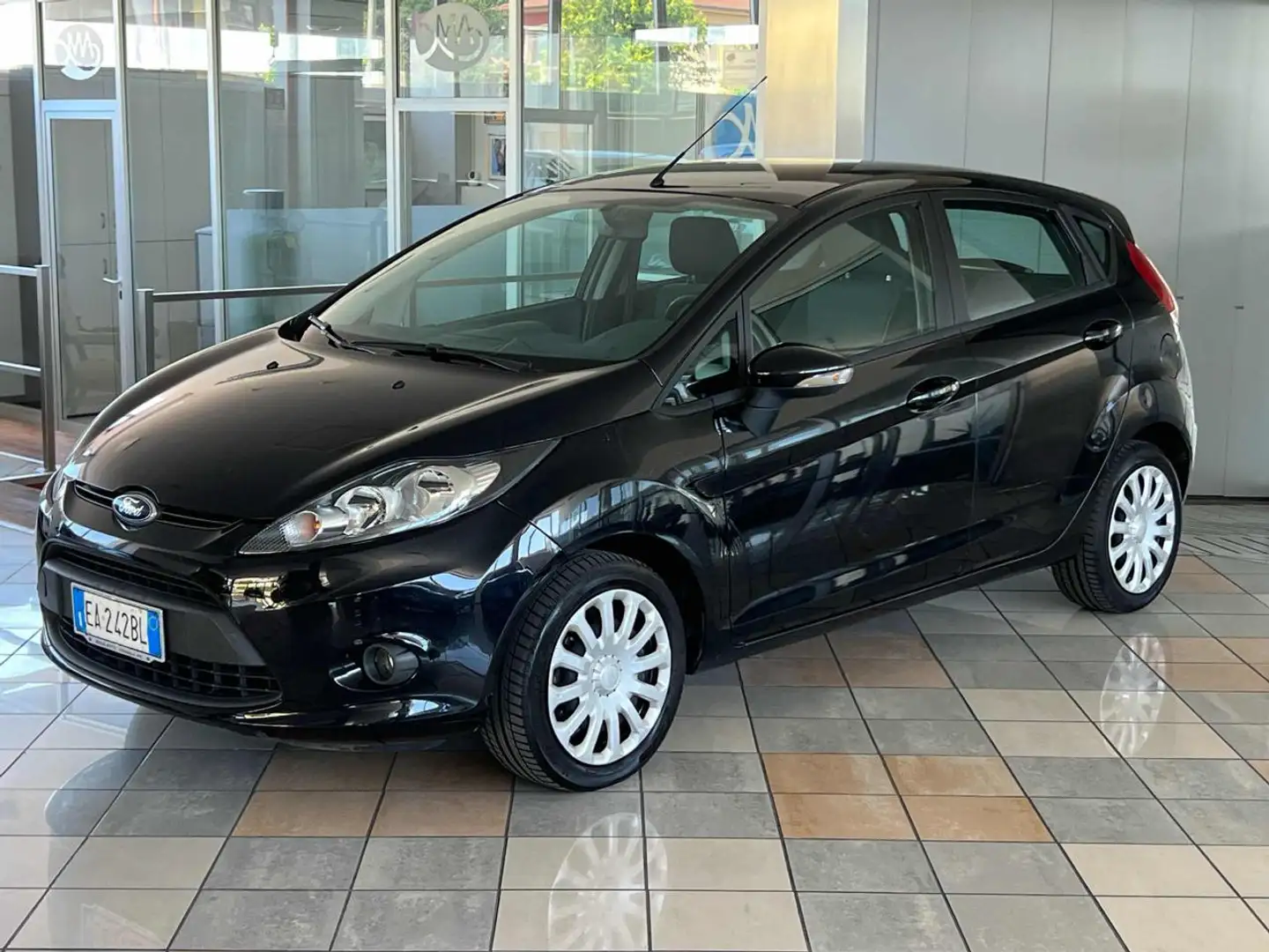 Ford Fiesta 1.2 82 CV 5 porte Titanium Nero - 1