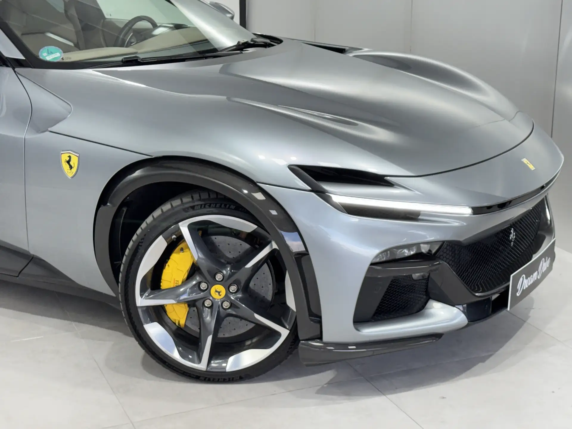 Ferrari Purosangue 2025 회색 사진 2
