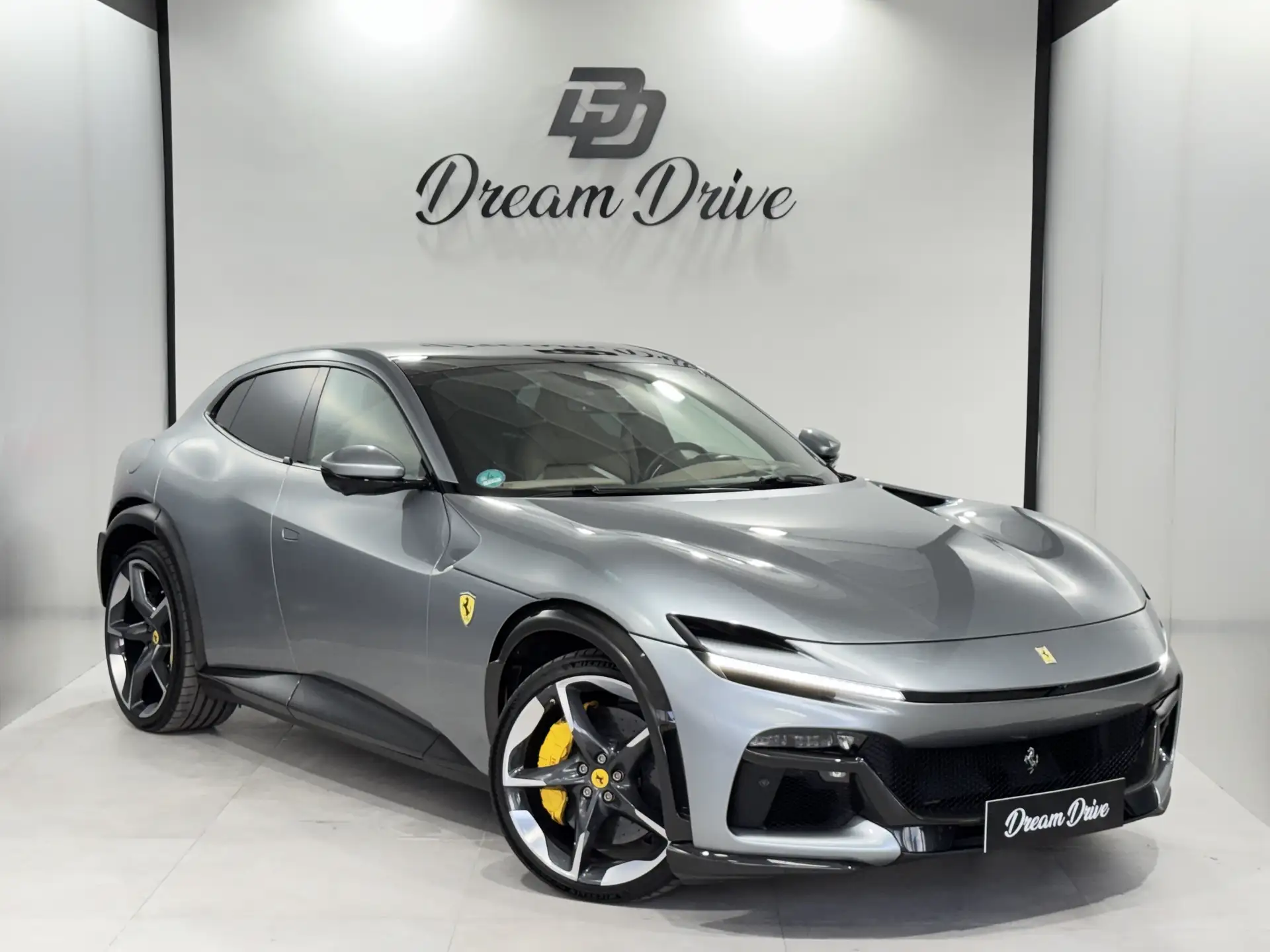 Ferrari Purosangue 2025 회색 사진 1