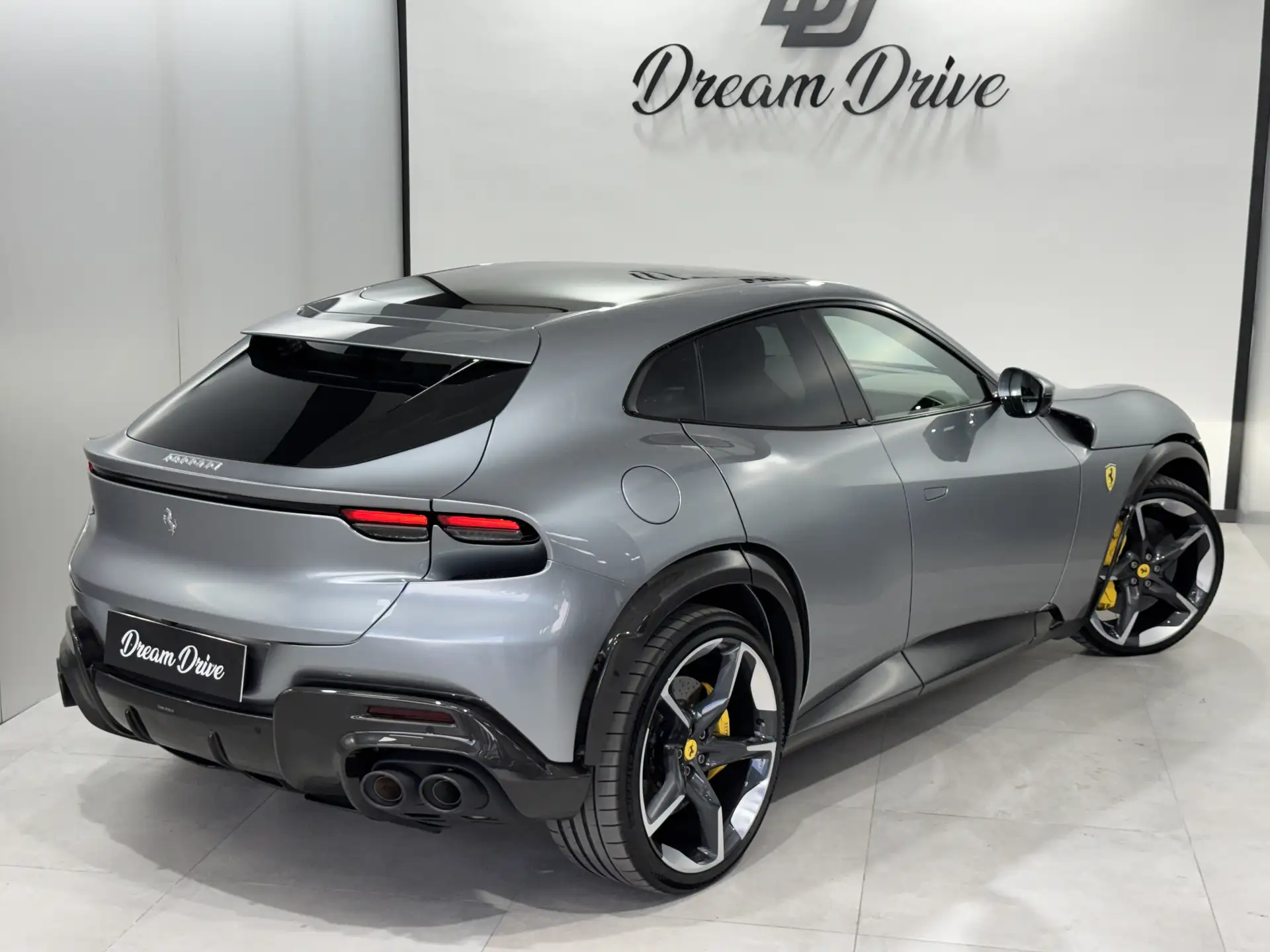 Ferrari Purosangue 2025 회색 사진 5