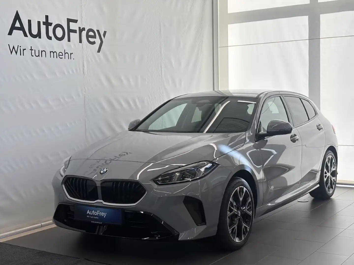BMW 118 d Grau - 1