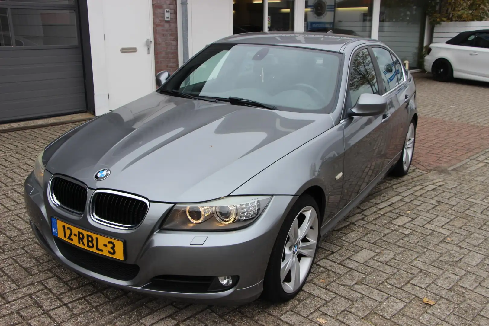 BMW 318 3-serie 318i Corporate Lease Luxury Line Gris - 1