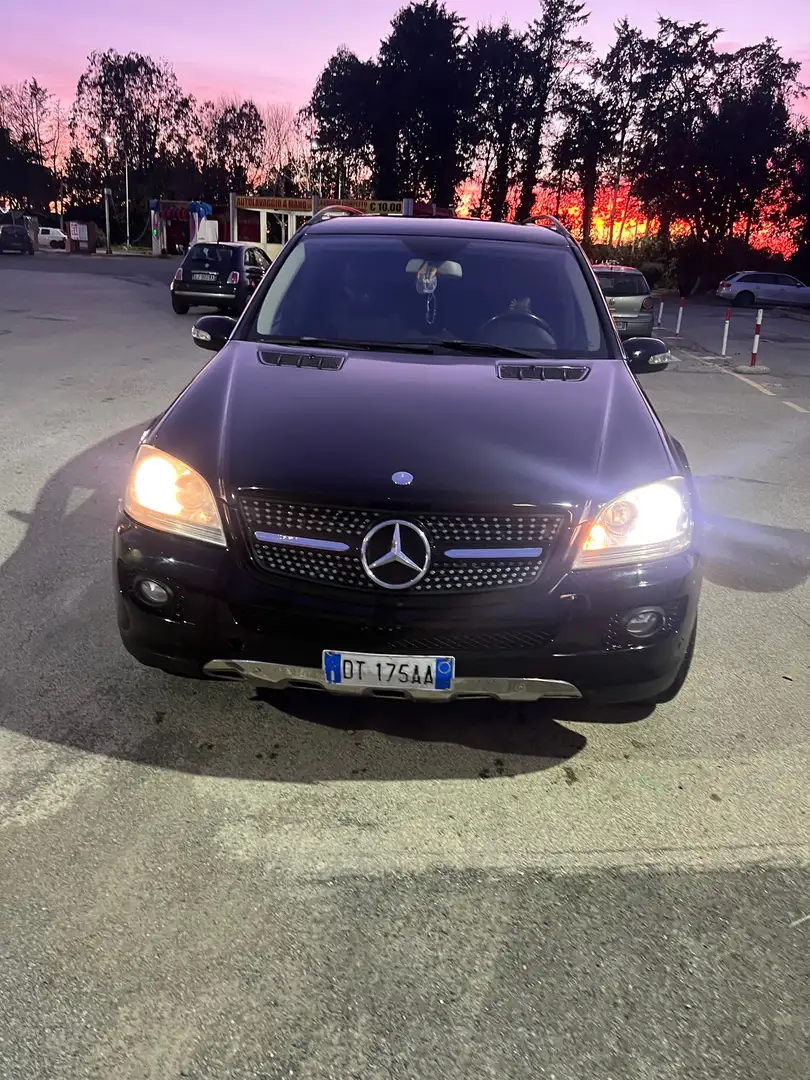 Mercedes-Benz ML 280 cdi Sport auto crna - 1