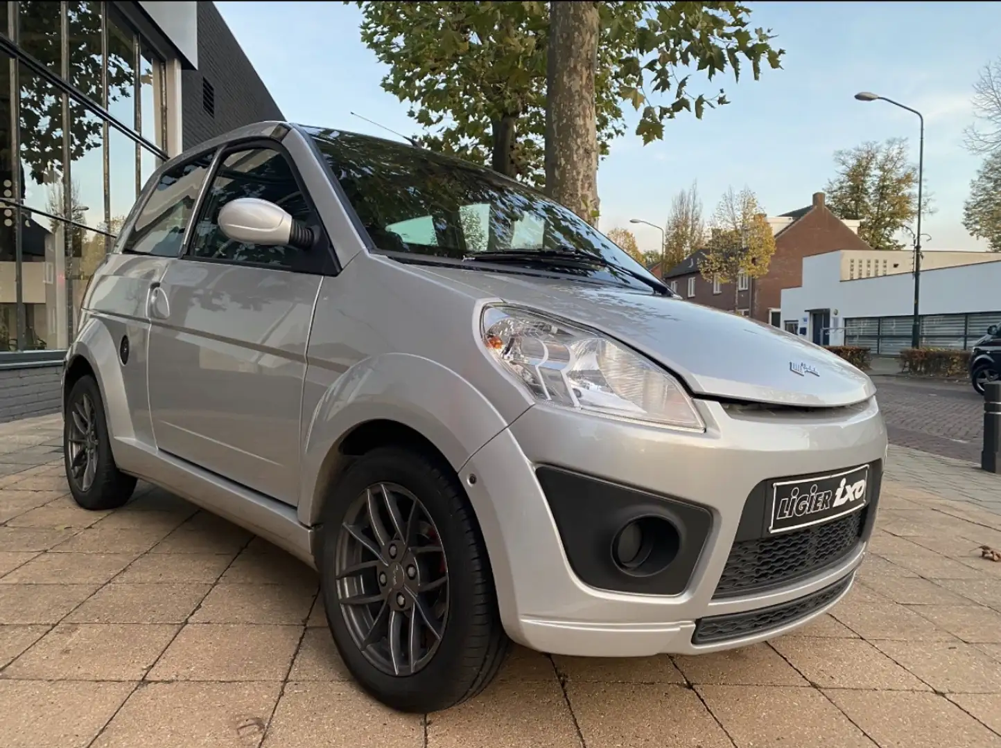 Ligier IXO IXO 440 Silber - 1