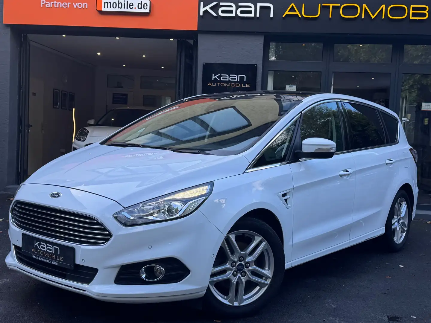 Ford S-Max 1,5 EcoBoost Titanium//NAVI/PANO/APP/SPUR-A/TEMPO Weiß - 2