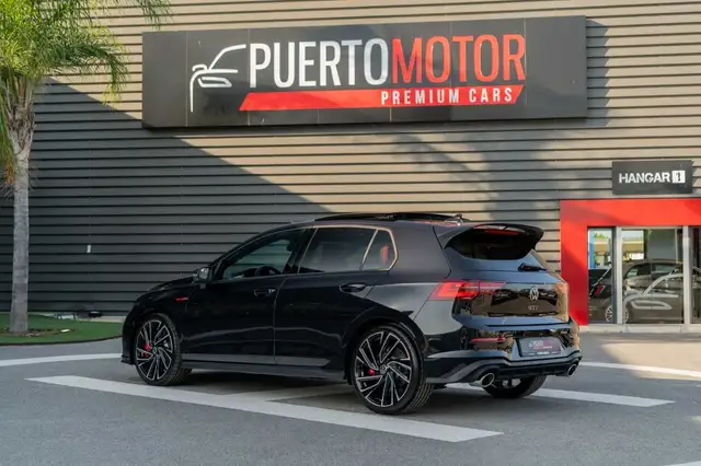 Volkswagen Golf view 4
