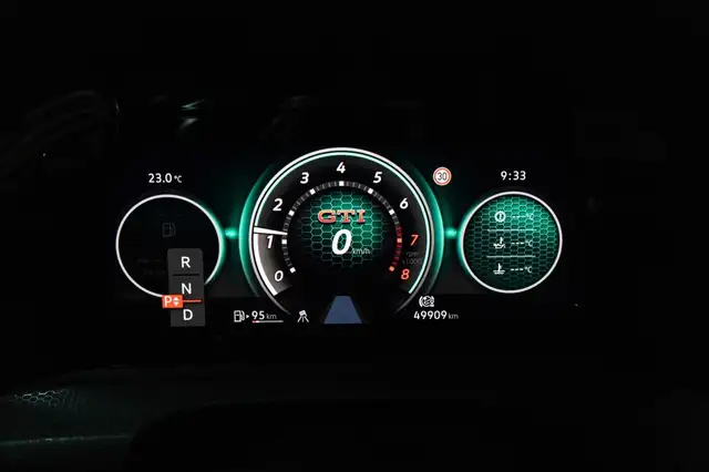 Volkswagen Golf view 11