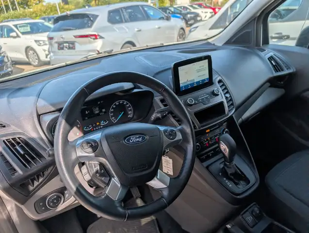 Ford Transit view 6