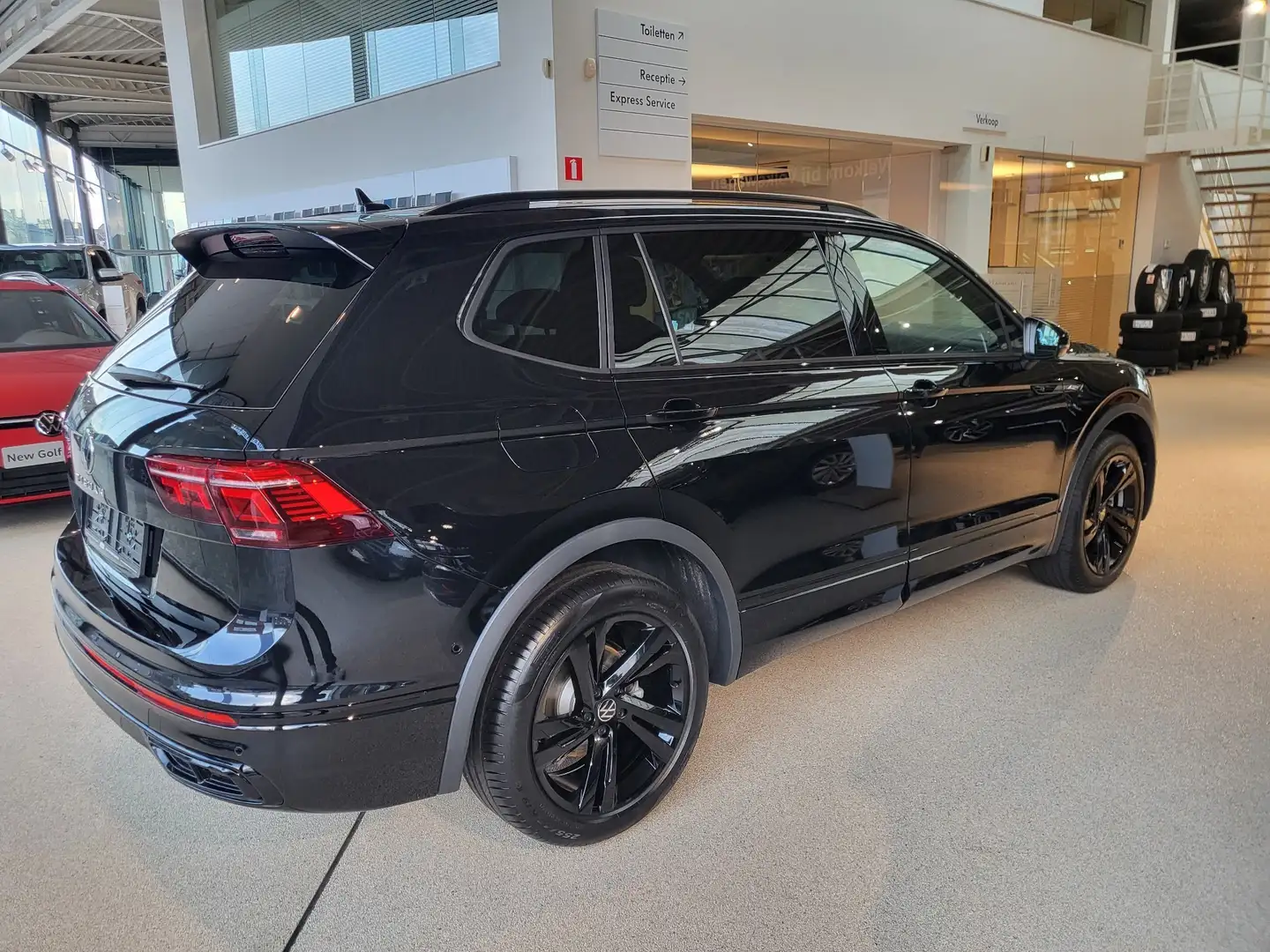 Volkswagen Tiguan Allspace 1.5 TSI R-Line Full Black - Business edition - 2
