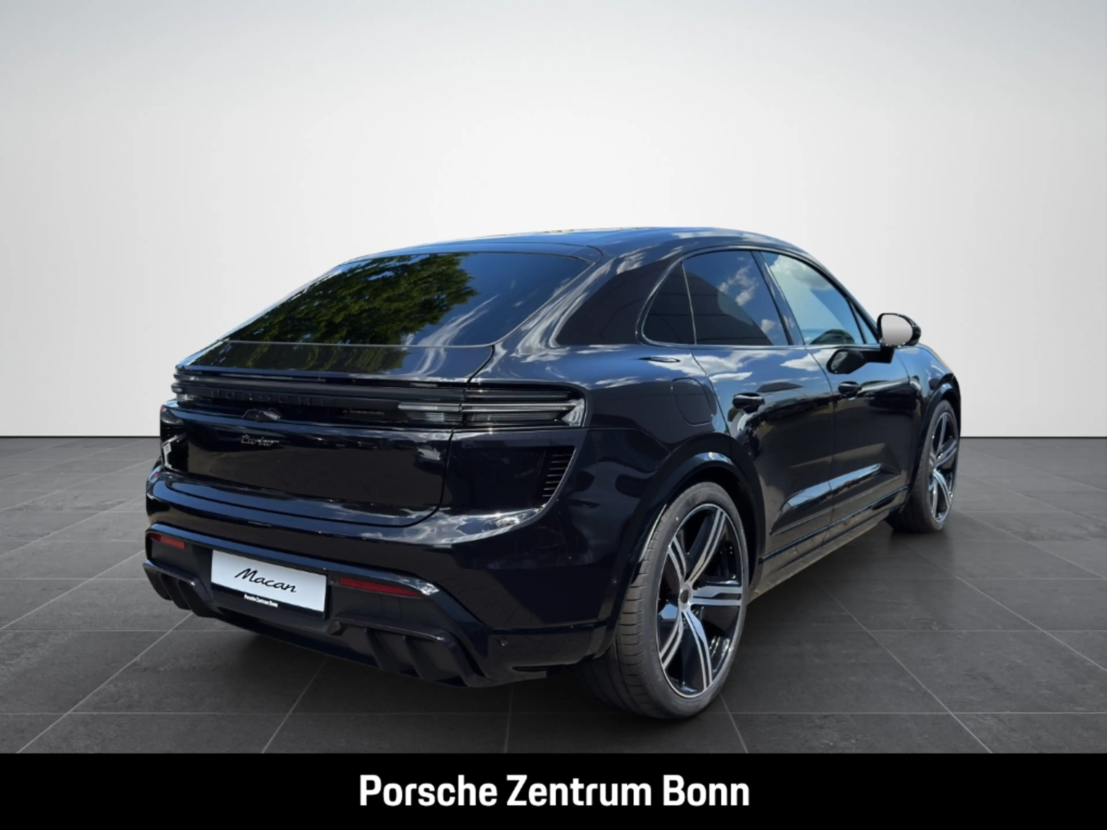 Porsche Macan Turbo HA-Lenkung Head-Up Surround-View — photo 5