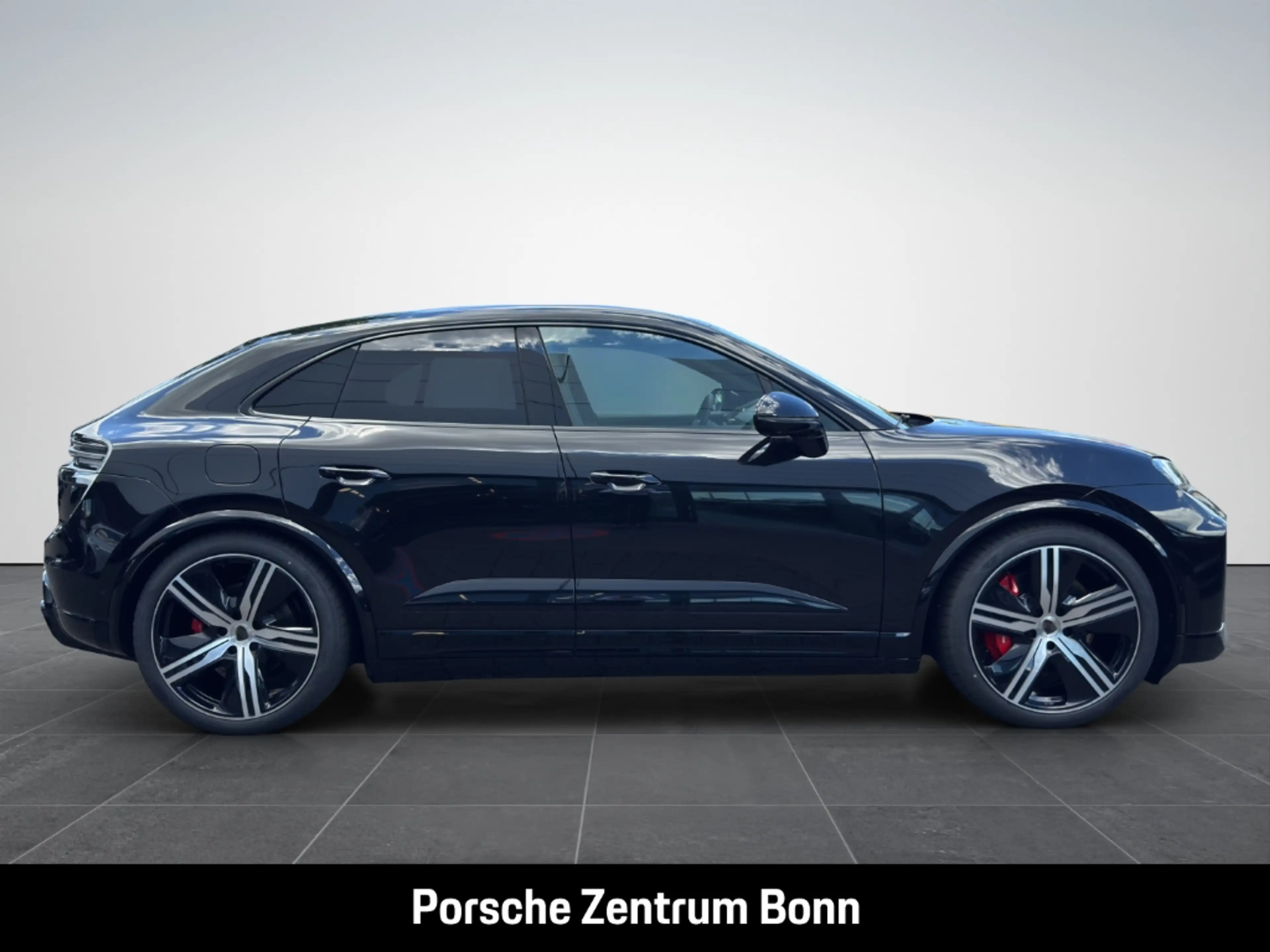 Porsche Macan Turbo HA-Lenkung Head-Up Surround-View — photo 4