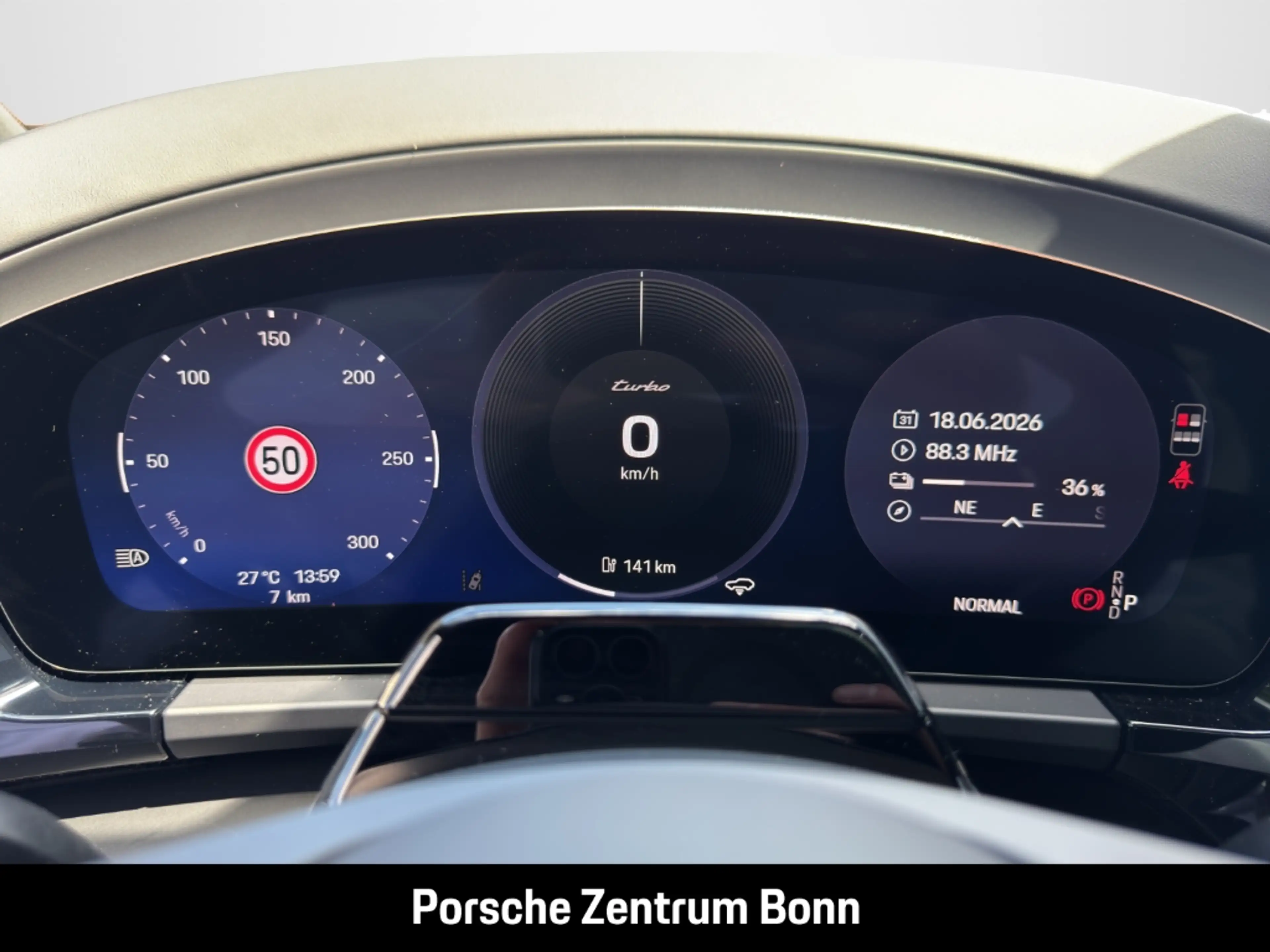 Porsche Macan Turbo HA-Lenkung Head-Up Surround-View — photo 11